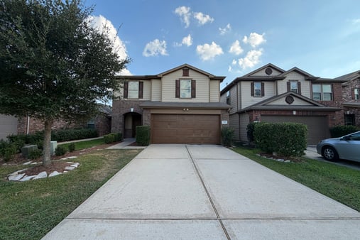 Photo 1 of 18 of 15835 Copper Oak Ln, Houston, TX