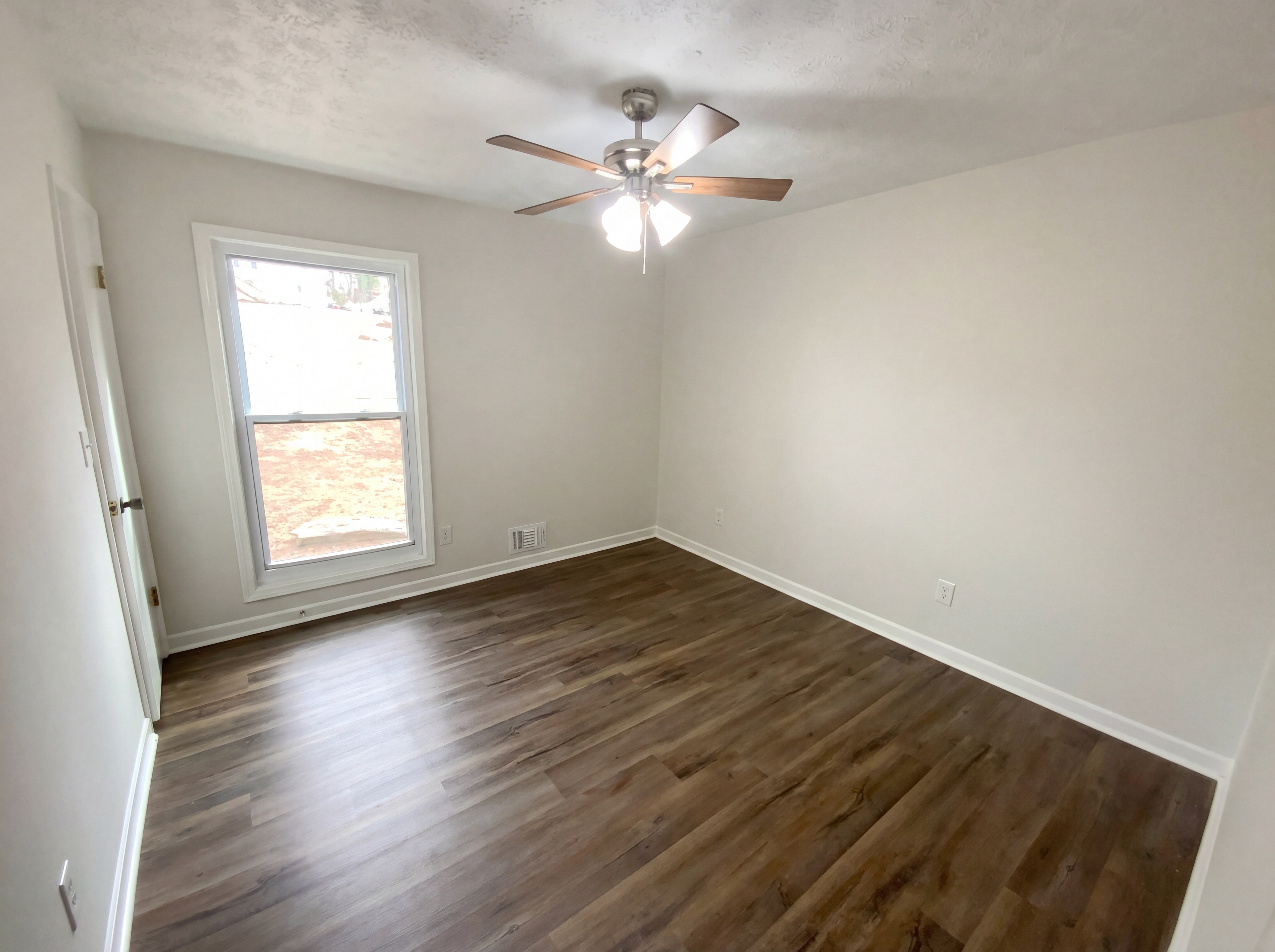 Photo 13 of 24 of 129 Bramble Oak Dr, Woodstock, GA