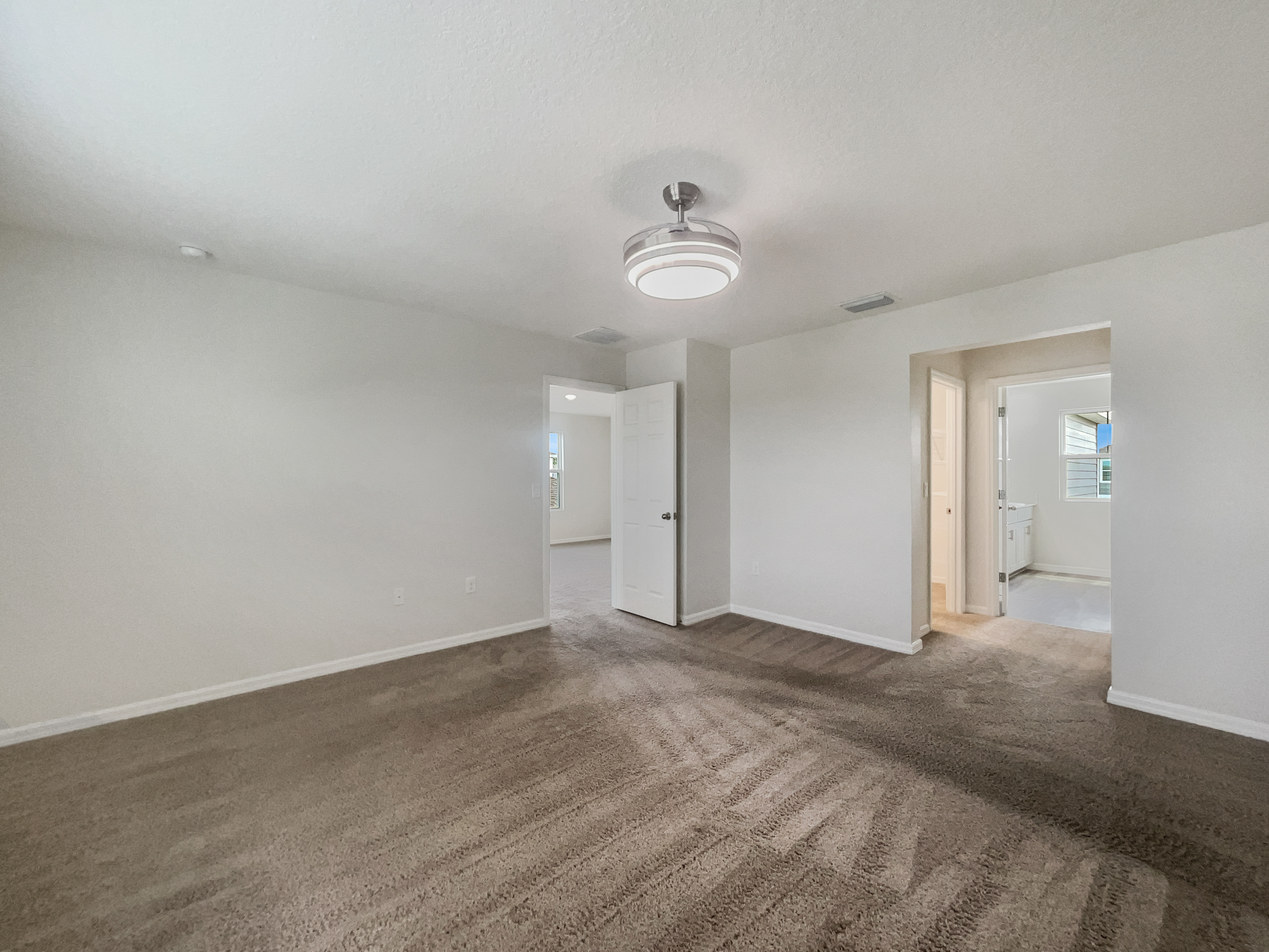 Photo 9 of 32 of 13001 Upward Pl, Riverview, FL
