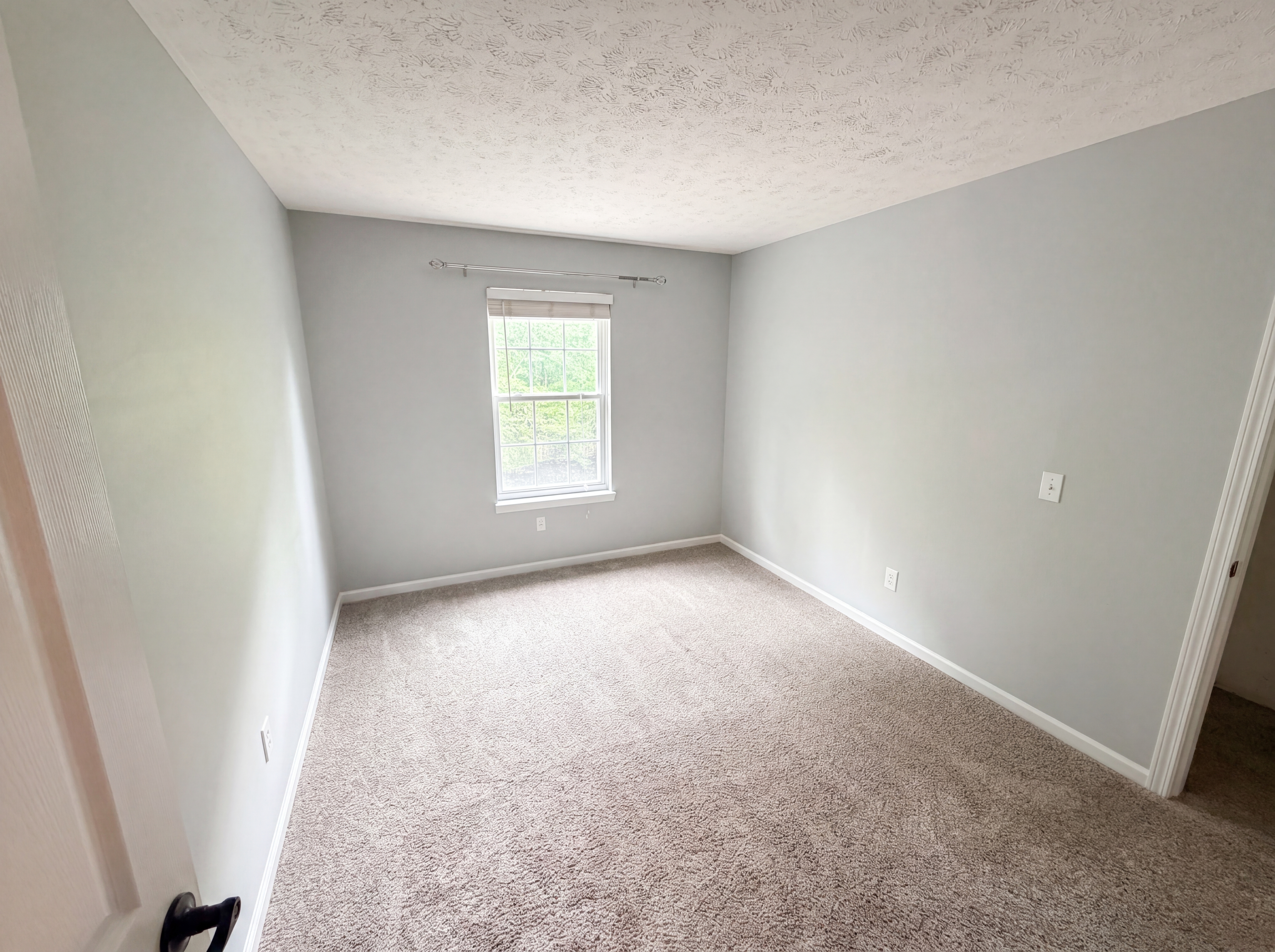 Photo 18 of 37 of 11871 Gatwick View Dr, Fishers, IN