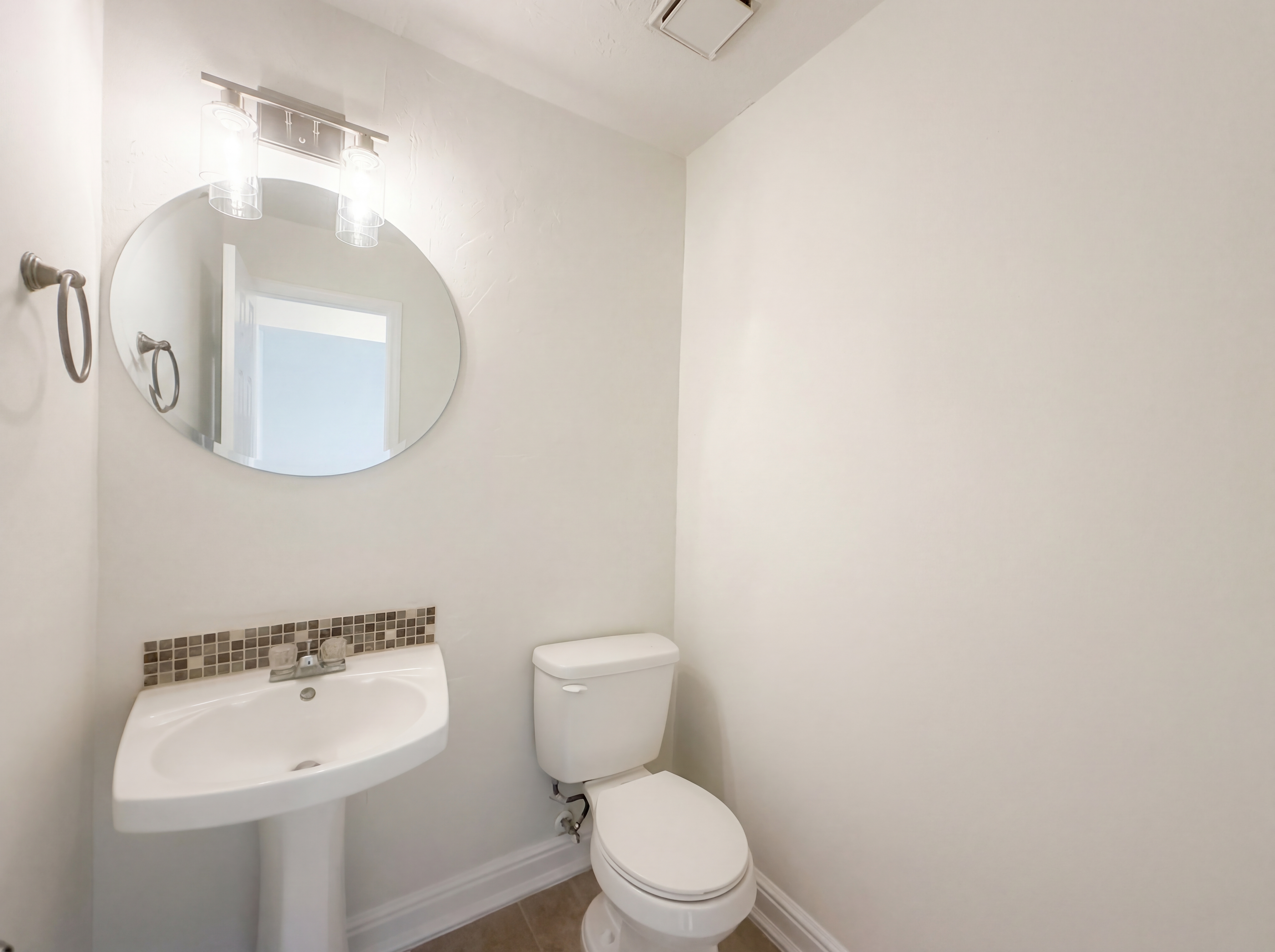 Photo 8 of 22 of 6831 Stratford Park Dr, Houston, TX