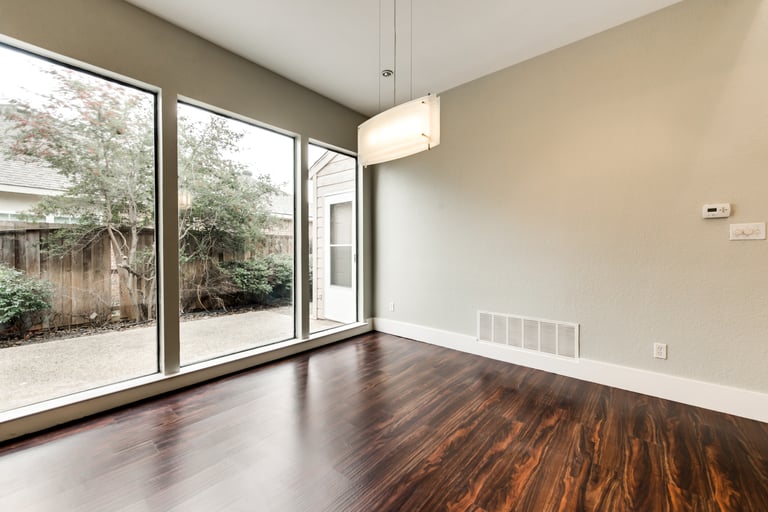 Photo 7 of 27 - 1325 Watersedge Dr, Plano, TX 75093
