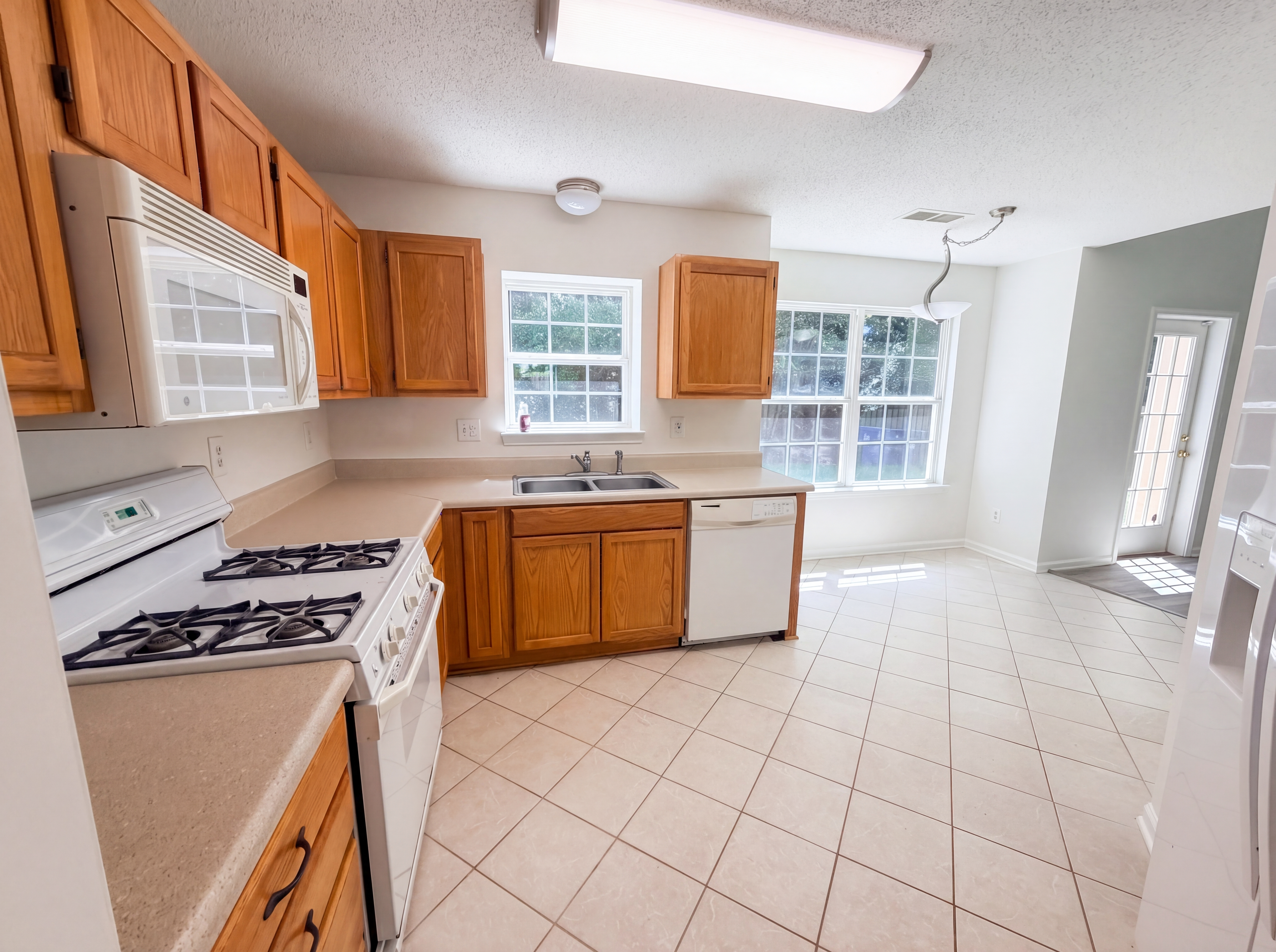 Photo 2 of 17 of 7423 Henderson Park Rd, Huntersville, NC