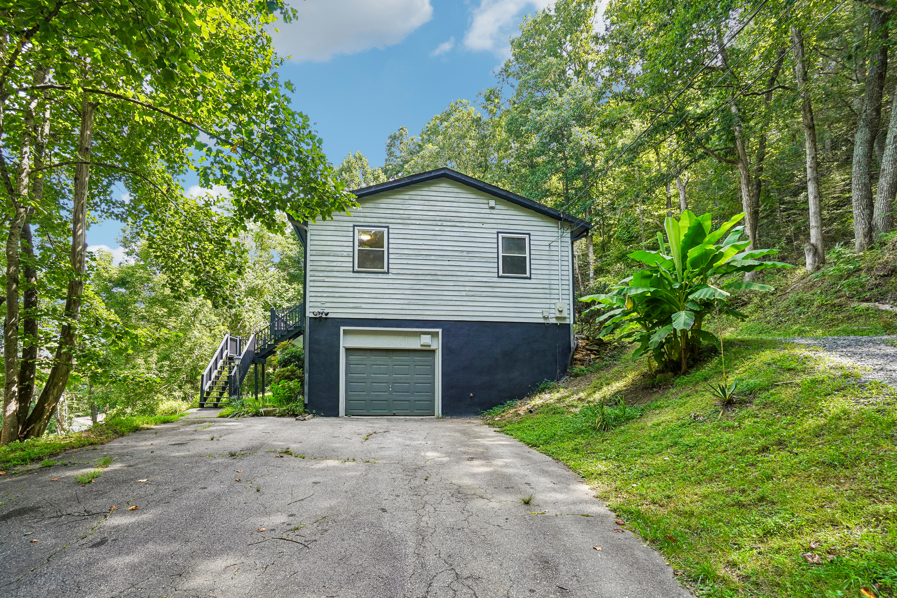 Photo 38 of 46 of 19 Jupiter Hts, Weaverville, NC