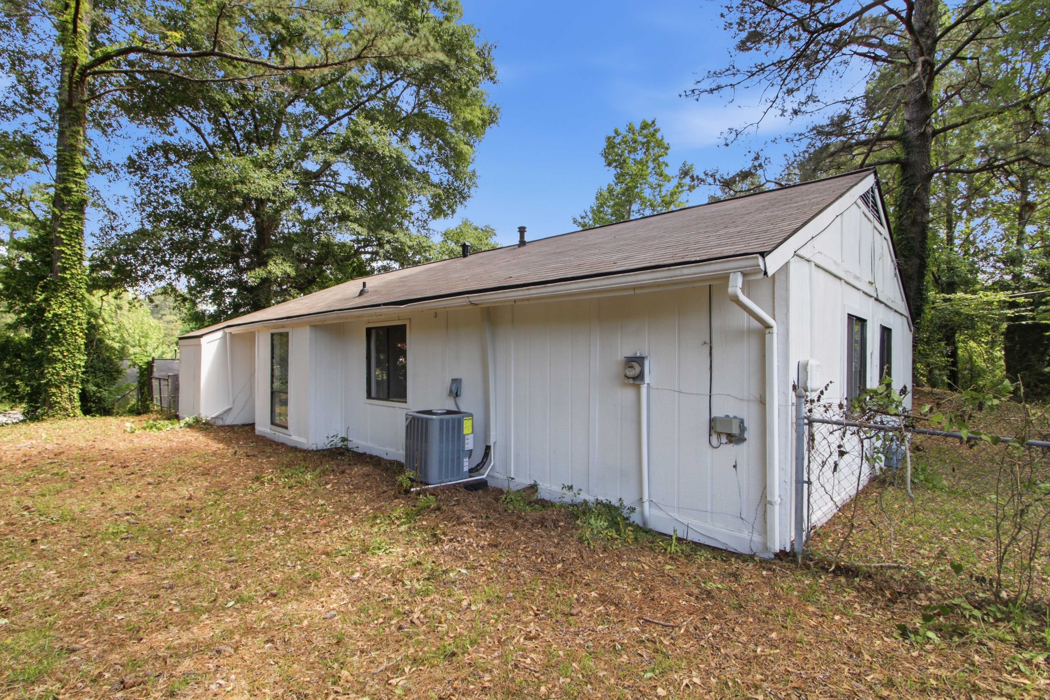 Photo 18 of 29 of 71 Bethesda Church Rd, Lawrenceville, GA