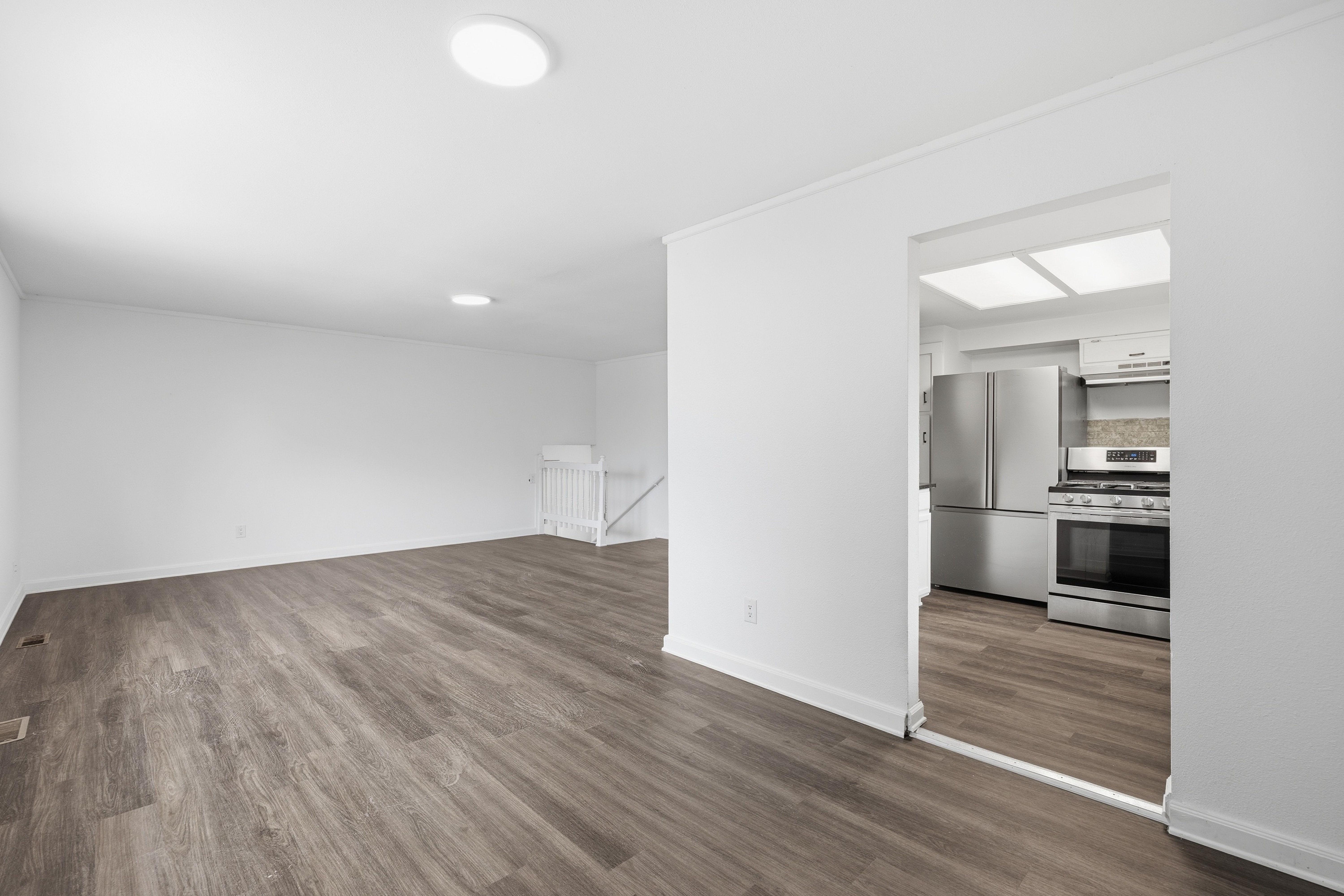 Photo 10 of 41 of 724 Squire St, Colorado Springs, CO