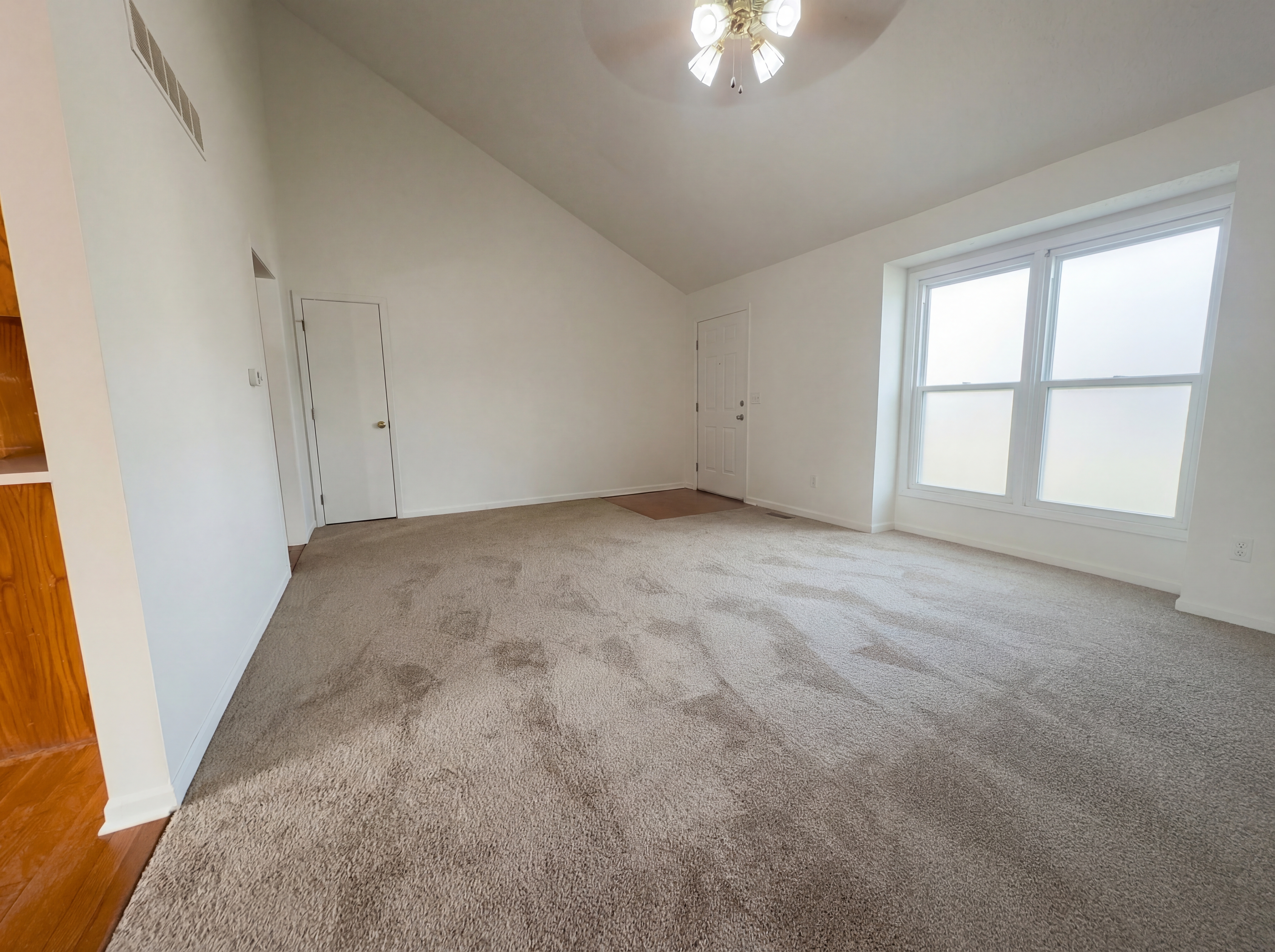 Photo 7 of 27 of 14110 Lora St, Smithville, MO