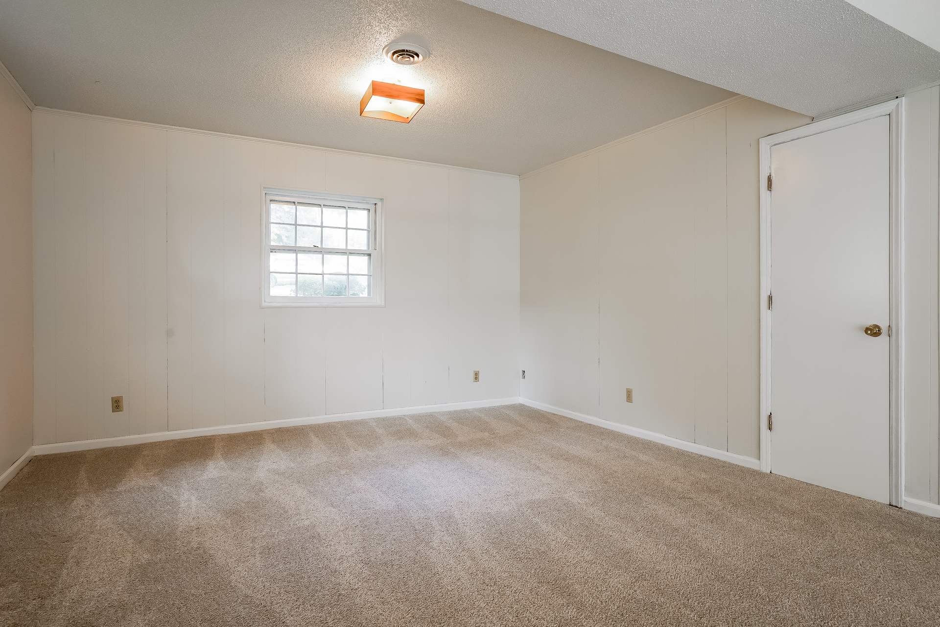Photo 11 of 22 of 1531 Hamlett Dr, Henderson, NC