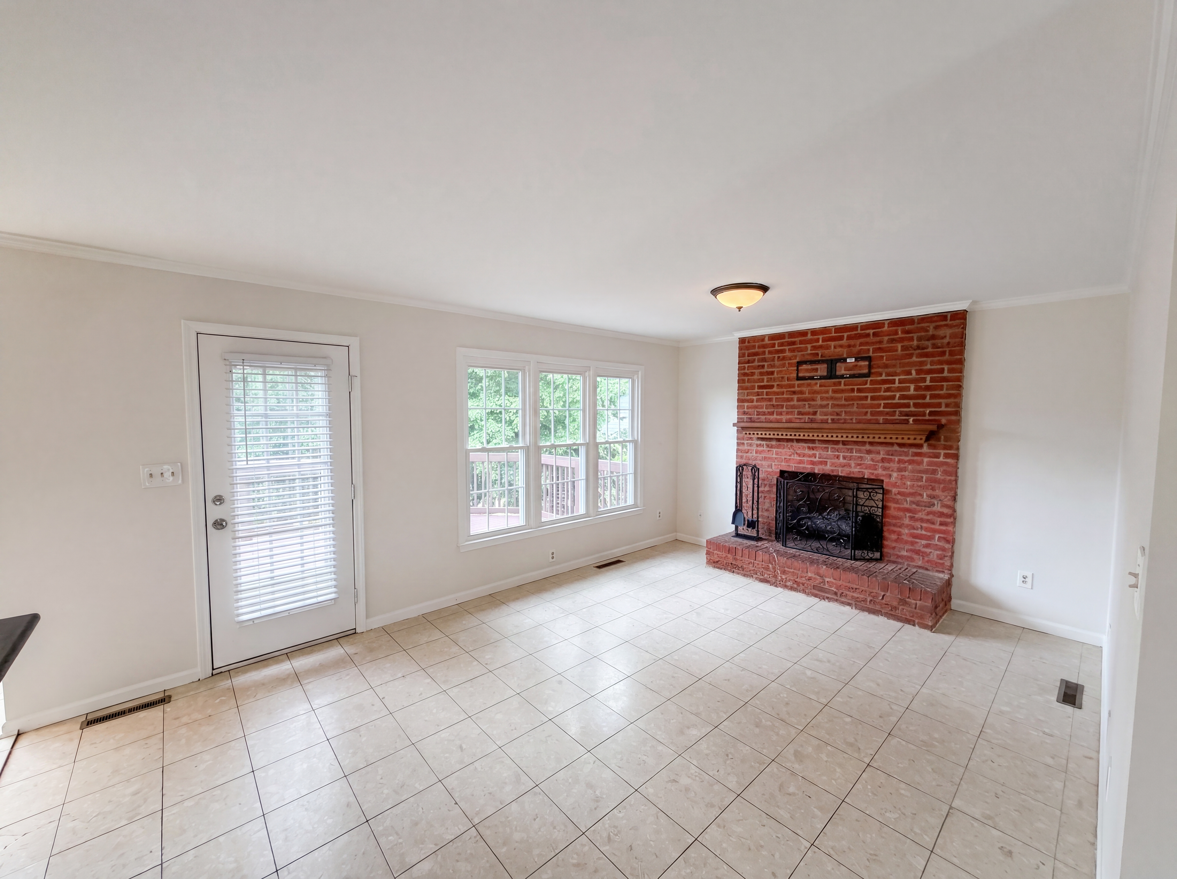 Photo 3 of 23 of 417 Vincent Ct, Salisbury, NC