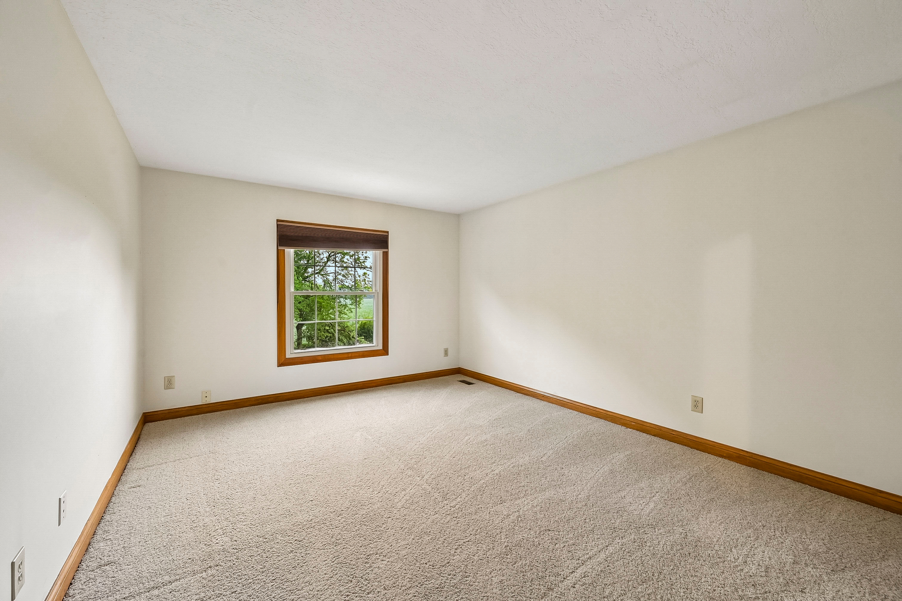Photo 28 of 39 of 4542 Carrington Way, Hilliard, OH