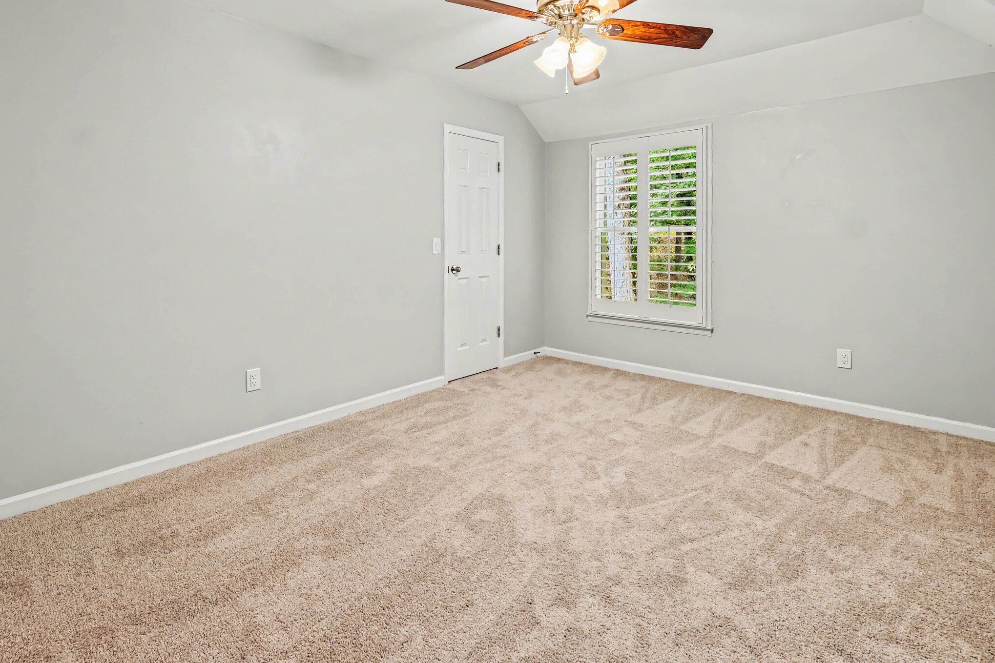 Photo 4 of 28 of 1941 River Way Dr, Hoover, AL