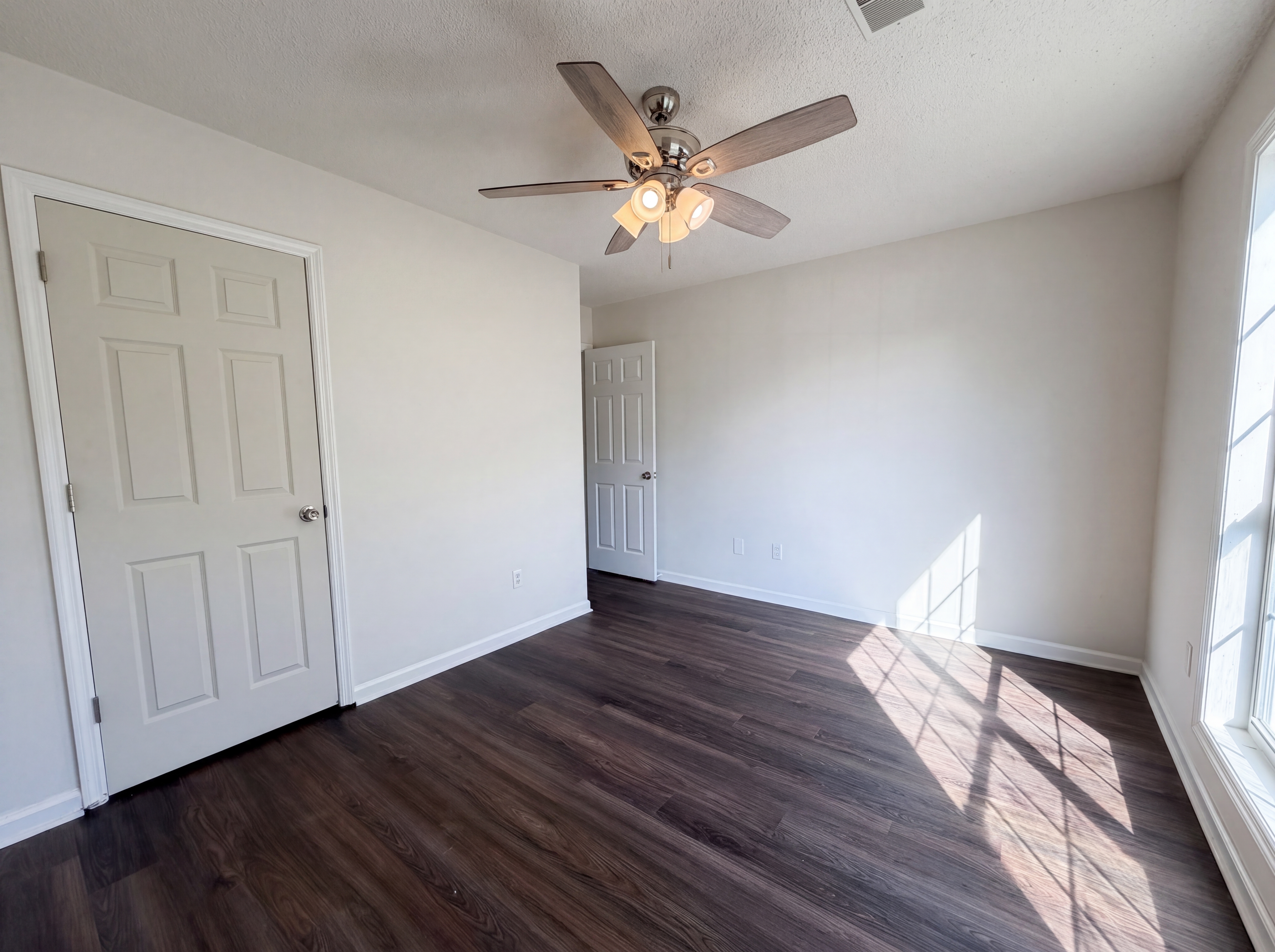 Photo 11 of 26 of 2028 Larson Ln, Goose Creek, SC