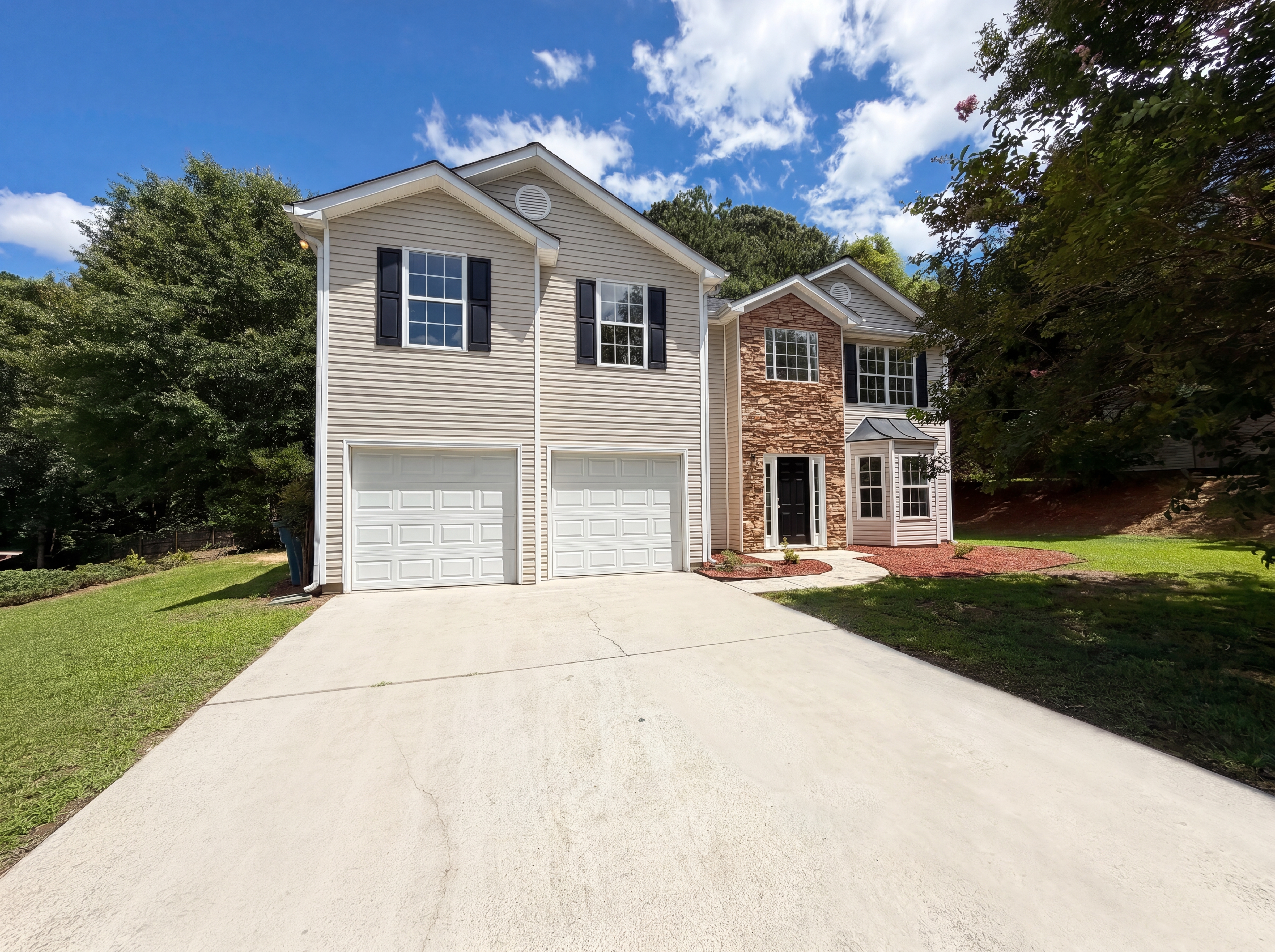 Photo 20 of 25 of 3582 Coveside Ct, Loganville, GA