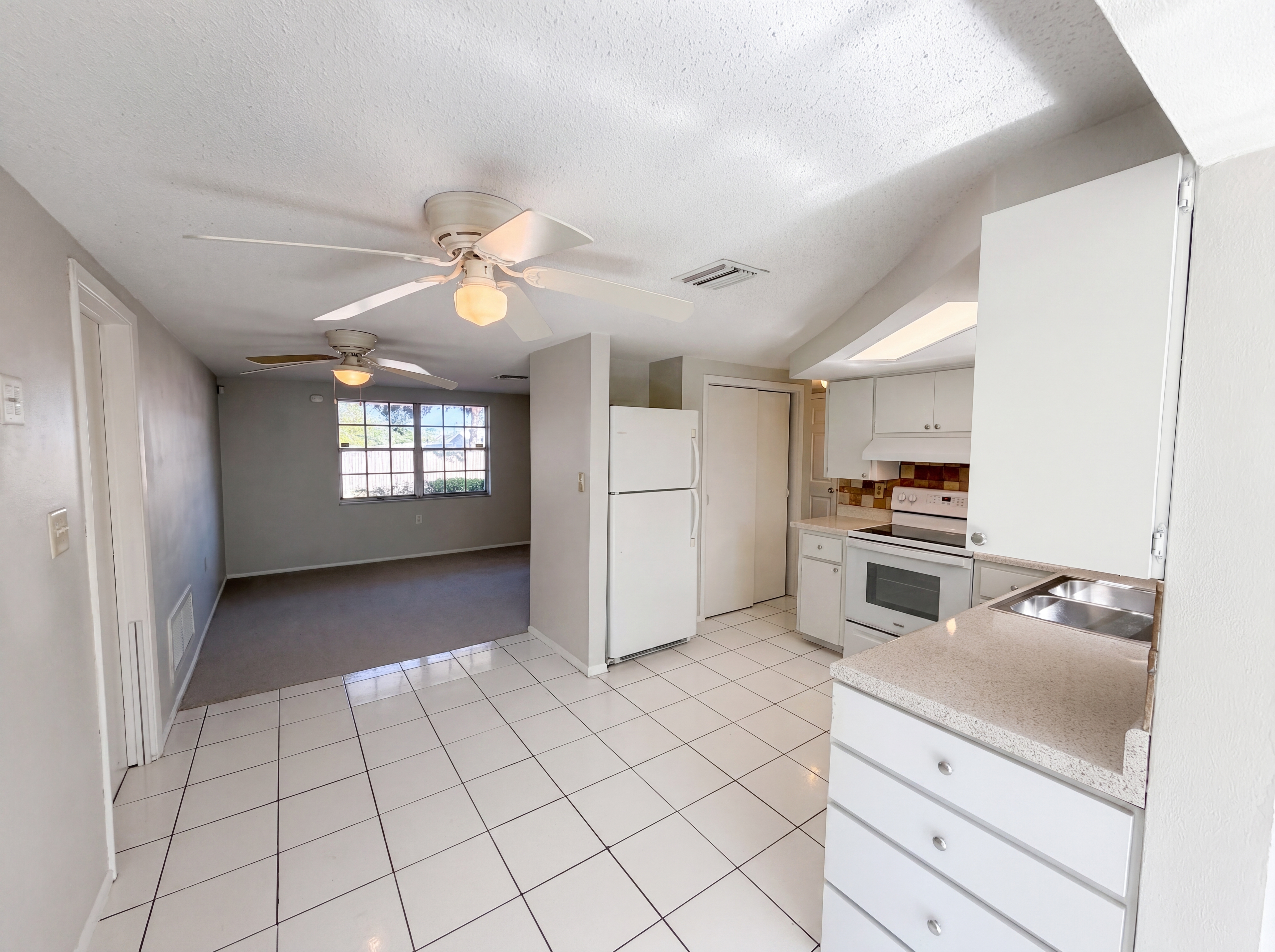 Photo 17 of 26 of 9236 Mark Twain Ln, Port Richey, FL