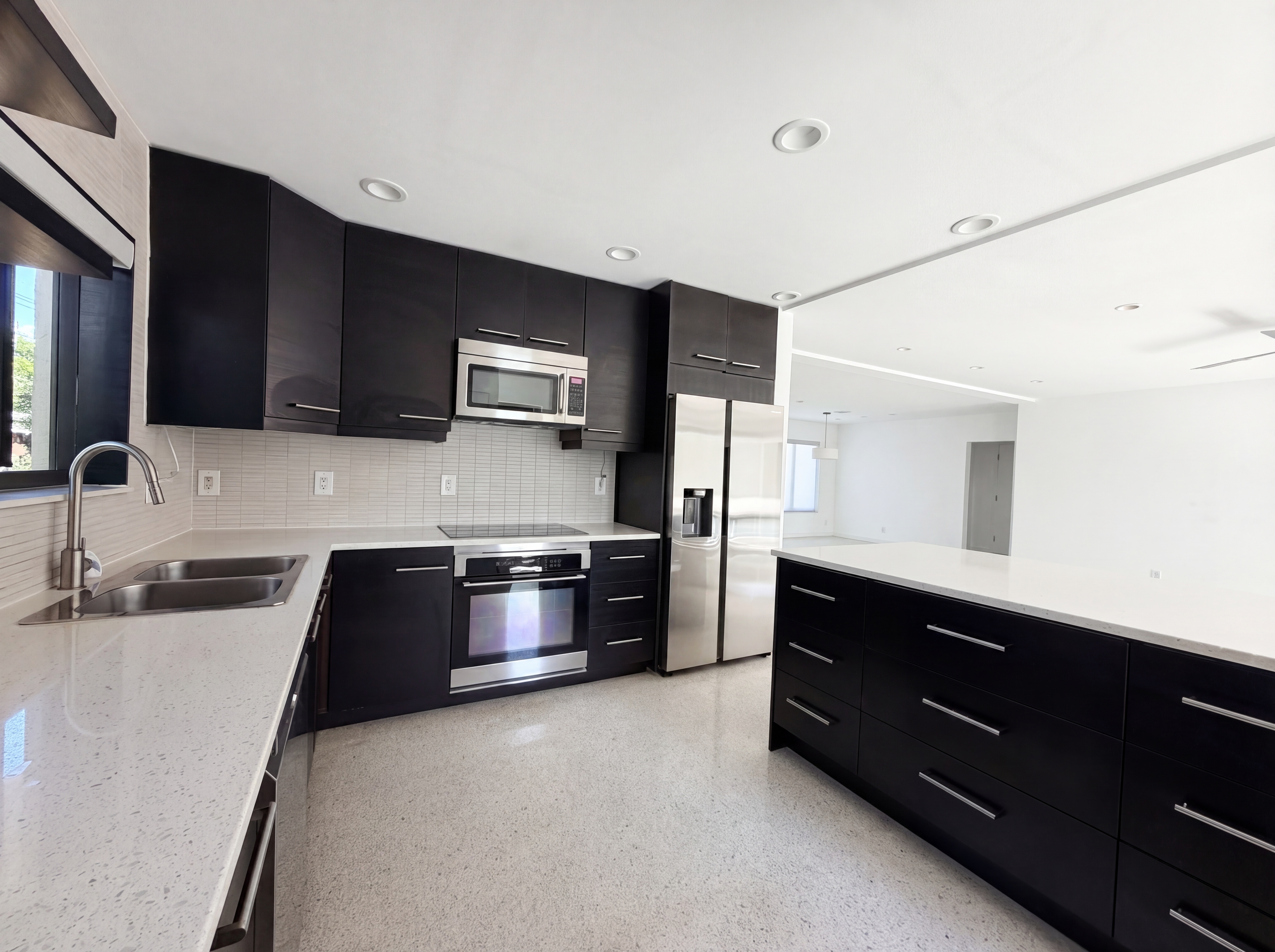 Photo 2 of 17 of 1717 NE 20th Ave, Fort Lauderdale, FL