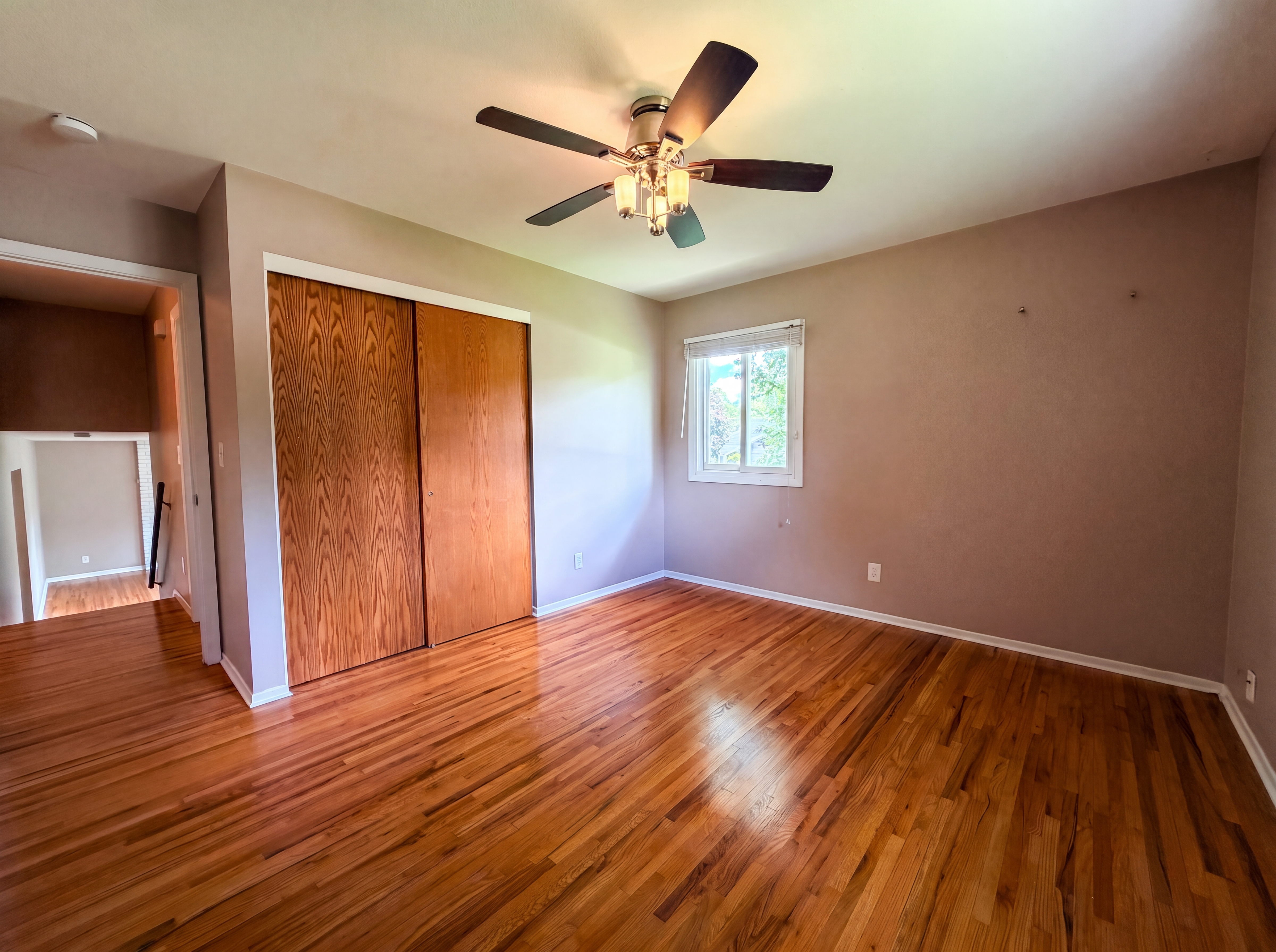 Photo 10 of 24 of 18220 Duck Lake Trl, Eden Prairie, MN