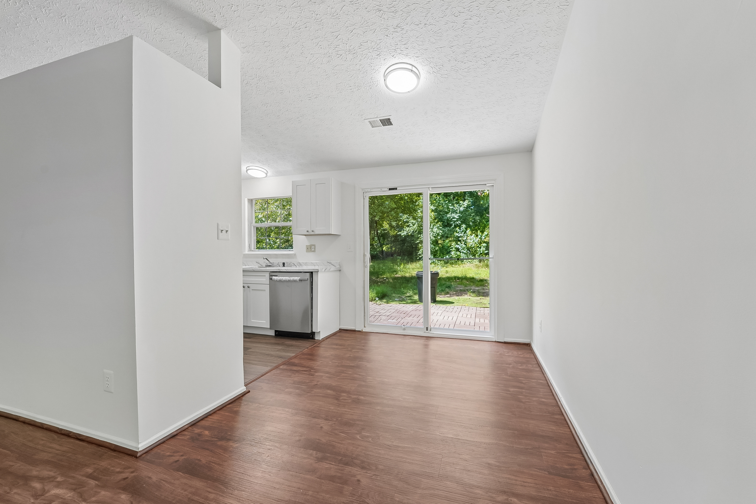 Photo 8 of 19 of 1502 Clearfield Cir, Severn, MD