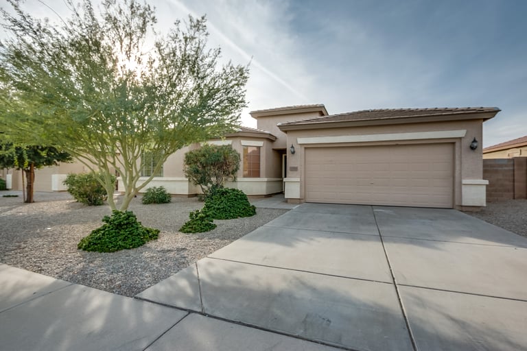 Photo 1 of 35 - 2358 S Rennick Dr, Apache Junction, AZ 85120