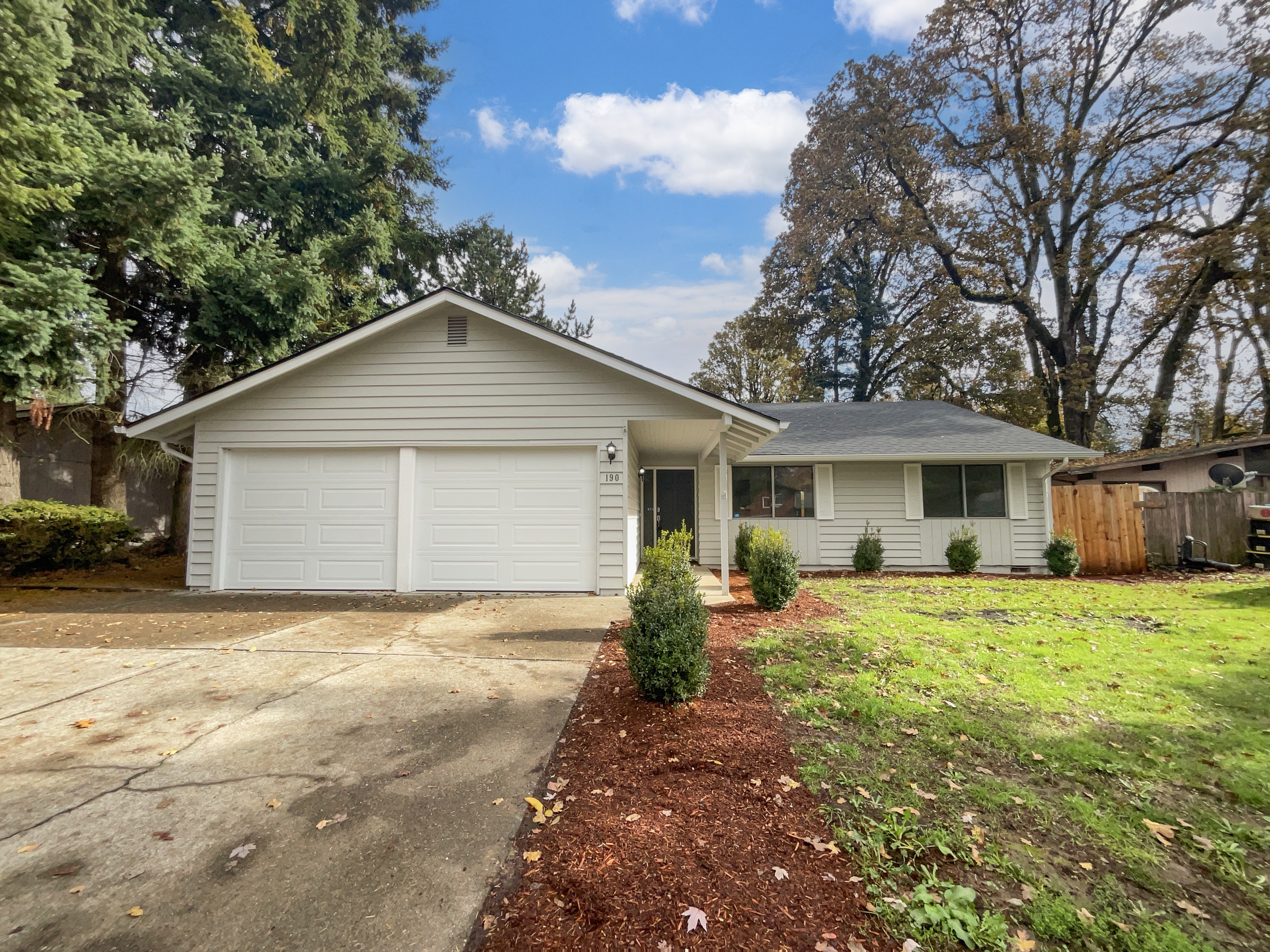 Photo 9 of 20 of 190 SE 32nd Ave, Hillsboro, OR