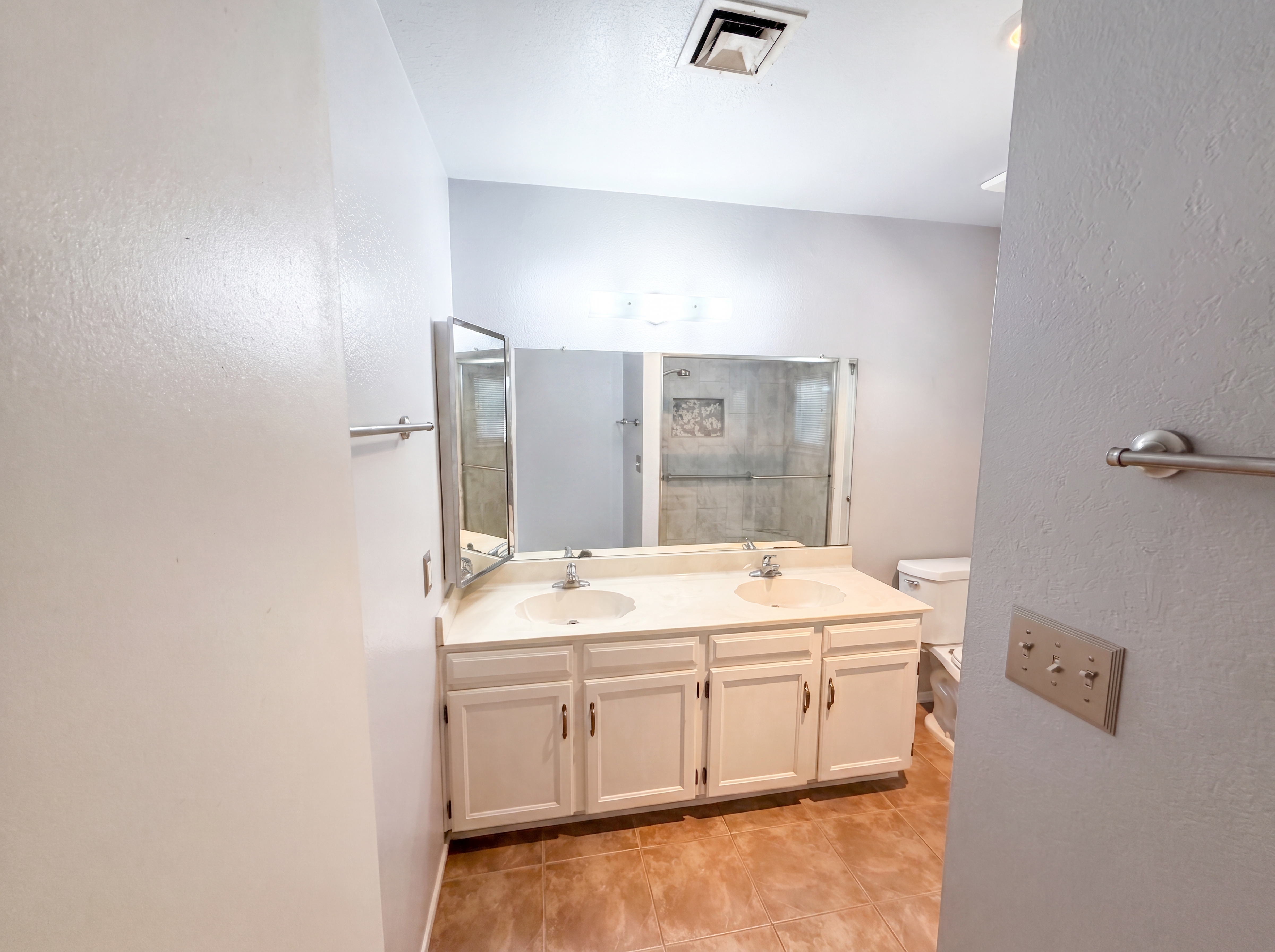 Photo 17 of 26 of 4327 W Barbara Ave, Glendale, AZ