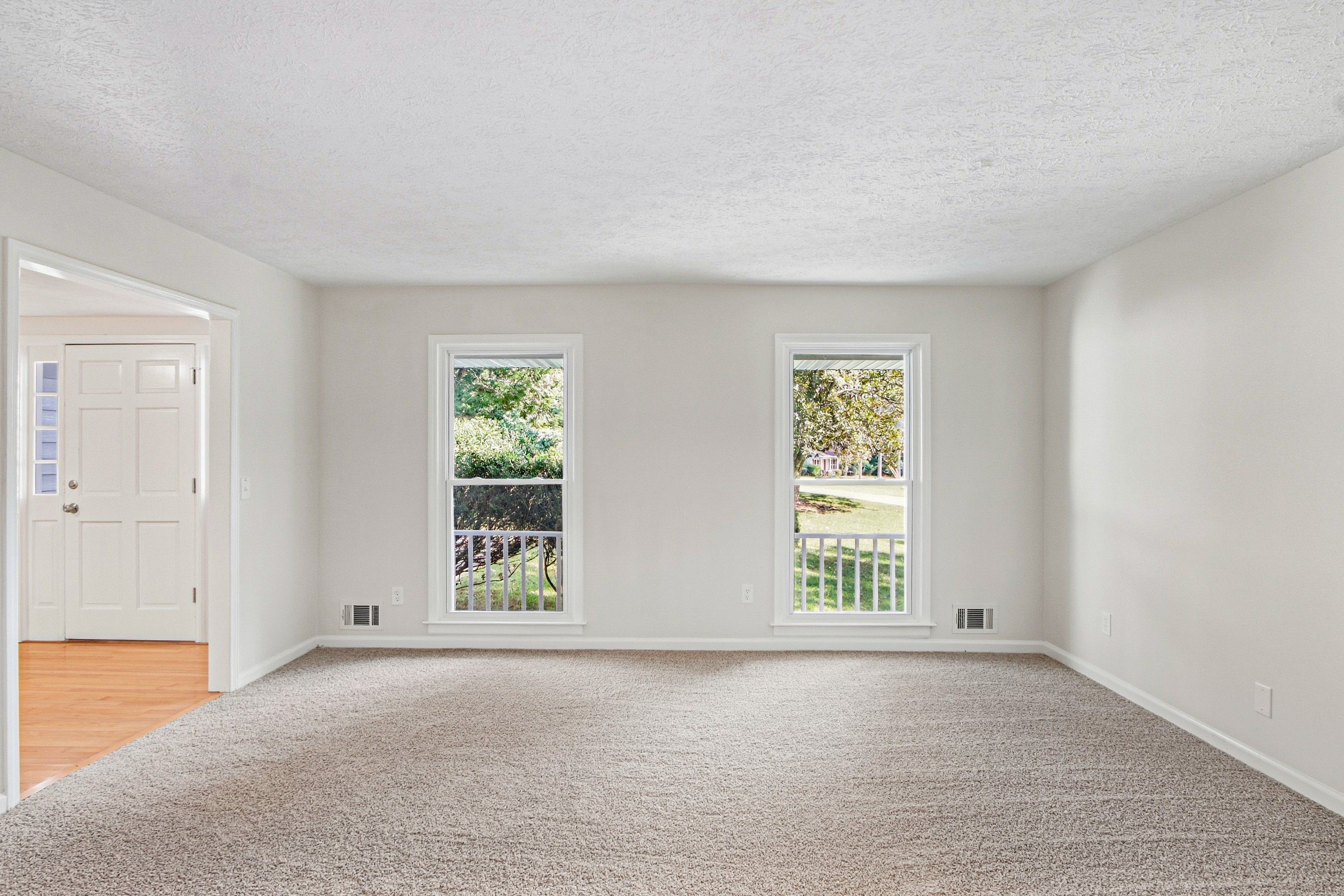 Photo 13 of 45 of 2215 Angela Dr SW, Lilburn, GA