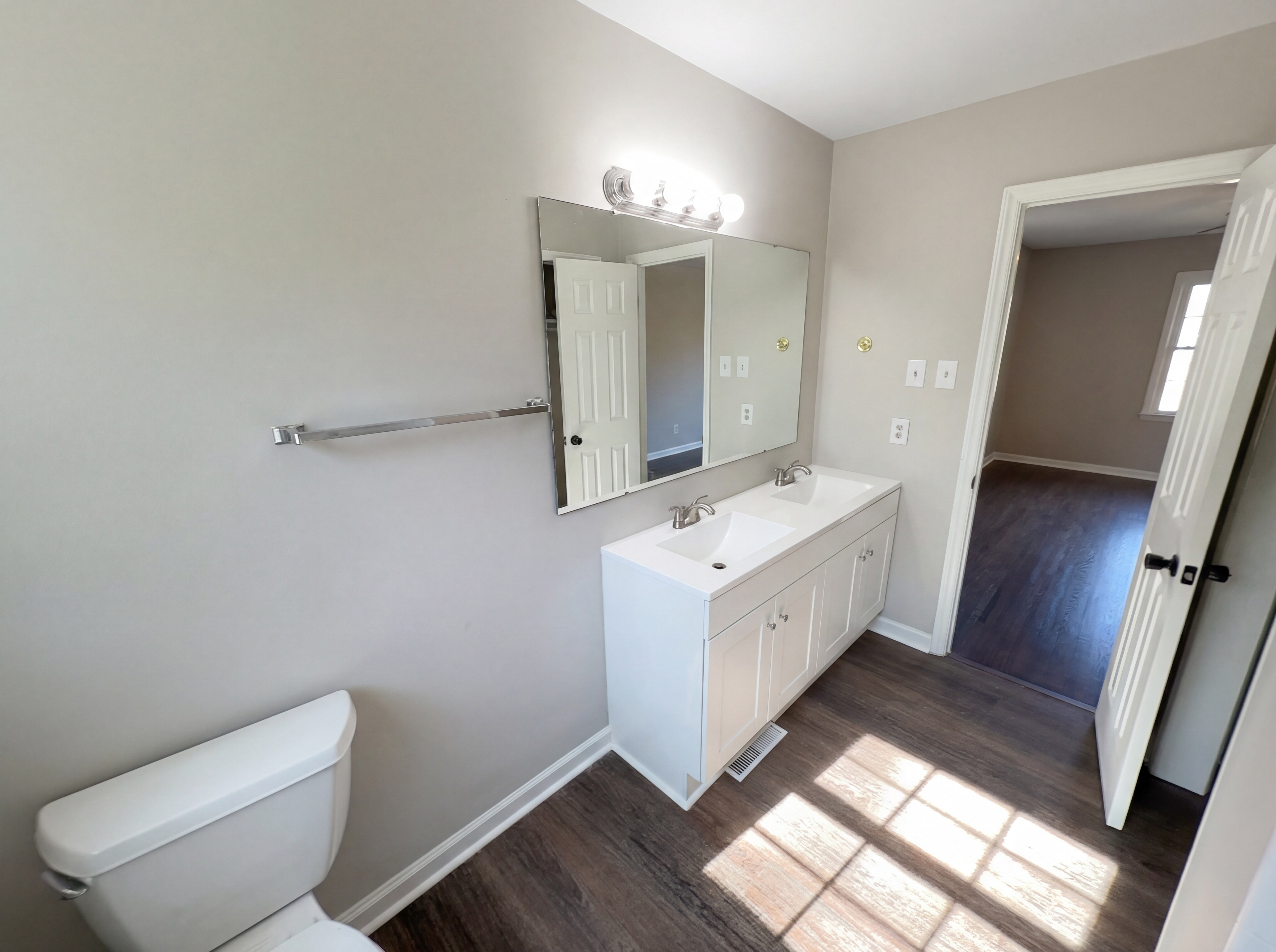 Photo 20 of 31 of 7700 Meadowdale Ln, Charlotte, NC