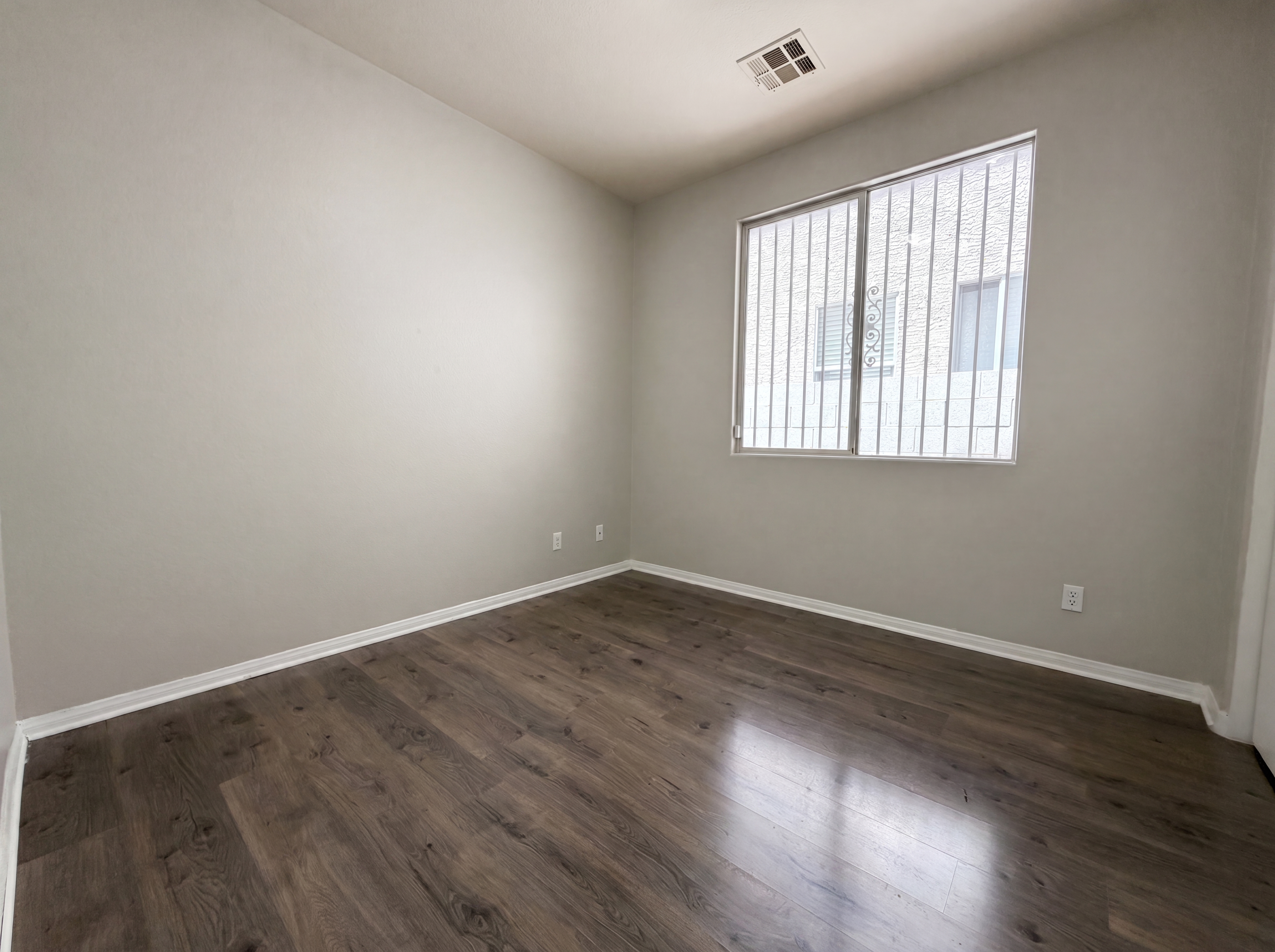 Photo 14 of 27 of 9515 Windborne Ave, Las Vegas, NV