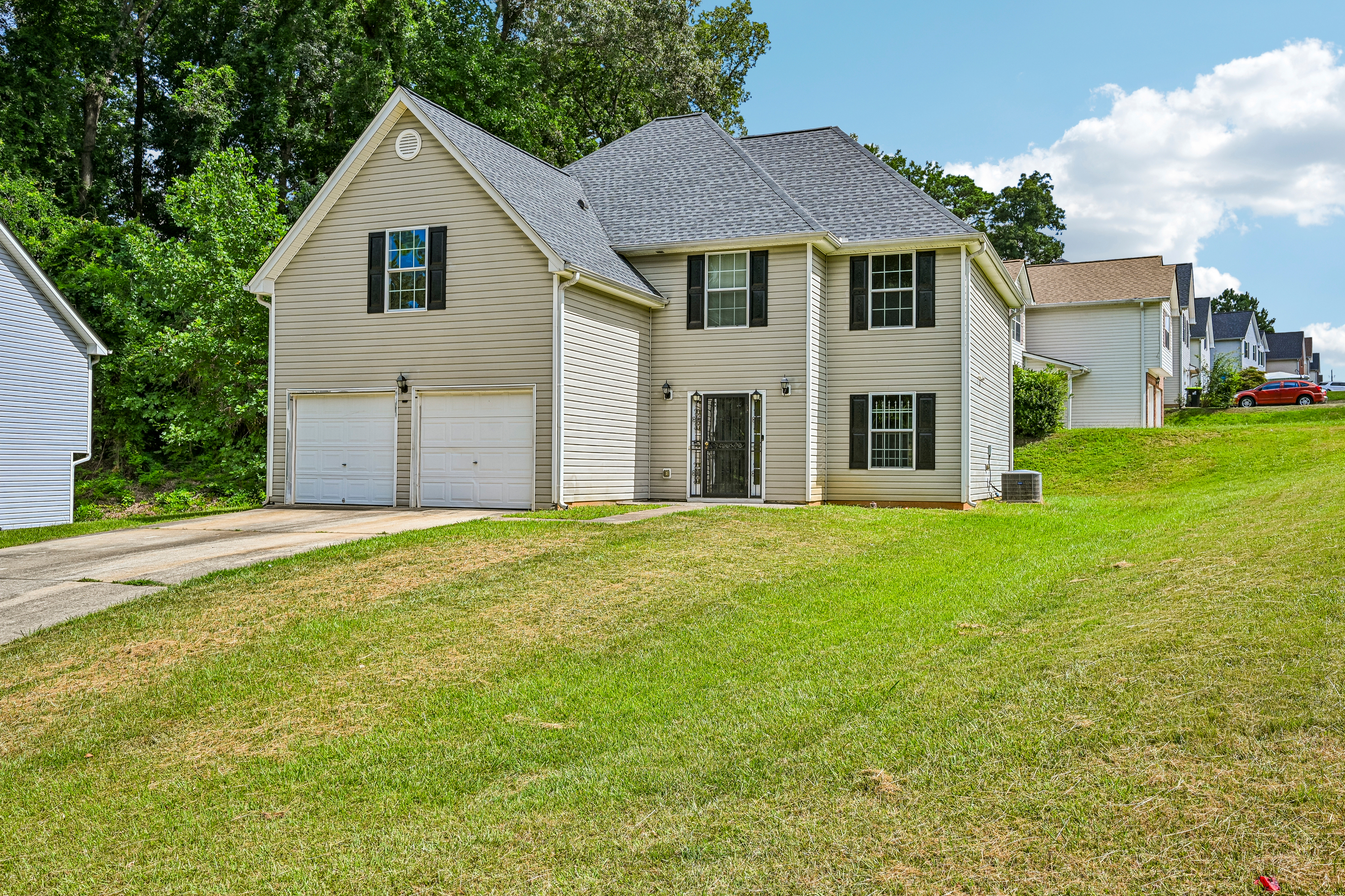 Photo 11 of 44 of 2083 Dylan Ct, Ellenwood, GA