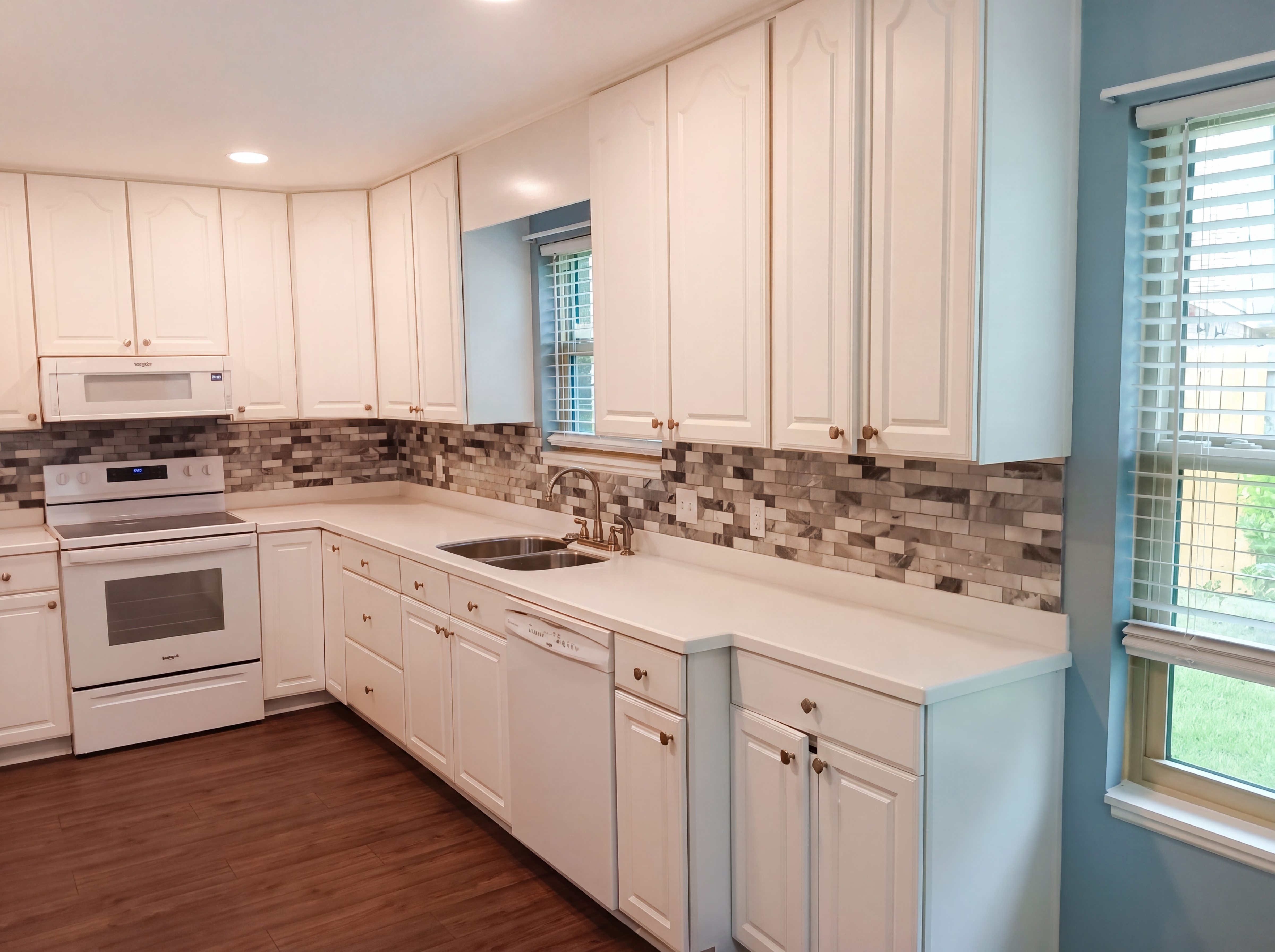 Photo 10 of 22 of 7889 Bay Meadows Dr, Pensacola, FL