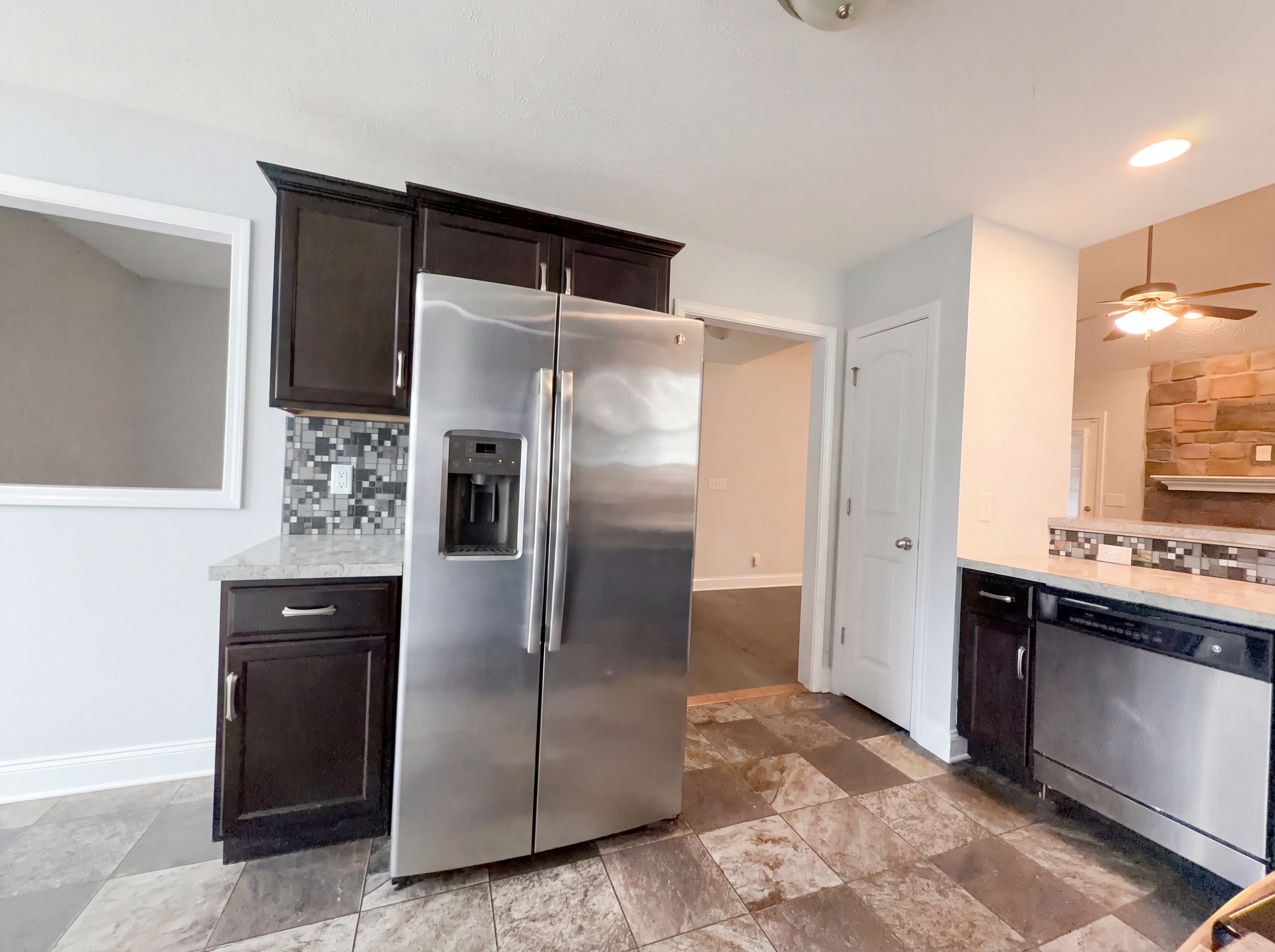 Photo 8 of 22 of 432 Leslie Wood Dr, Clarksville, TN
