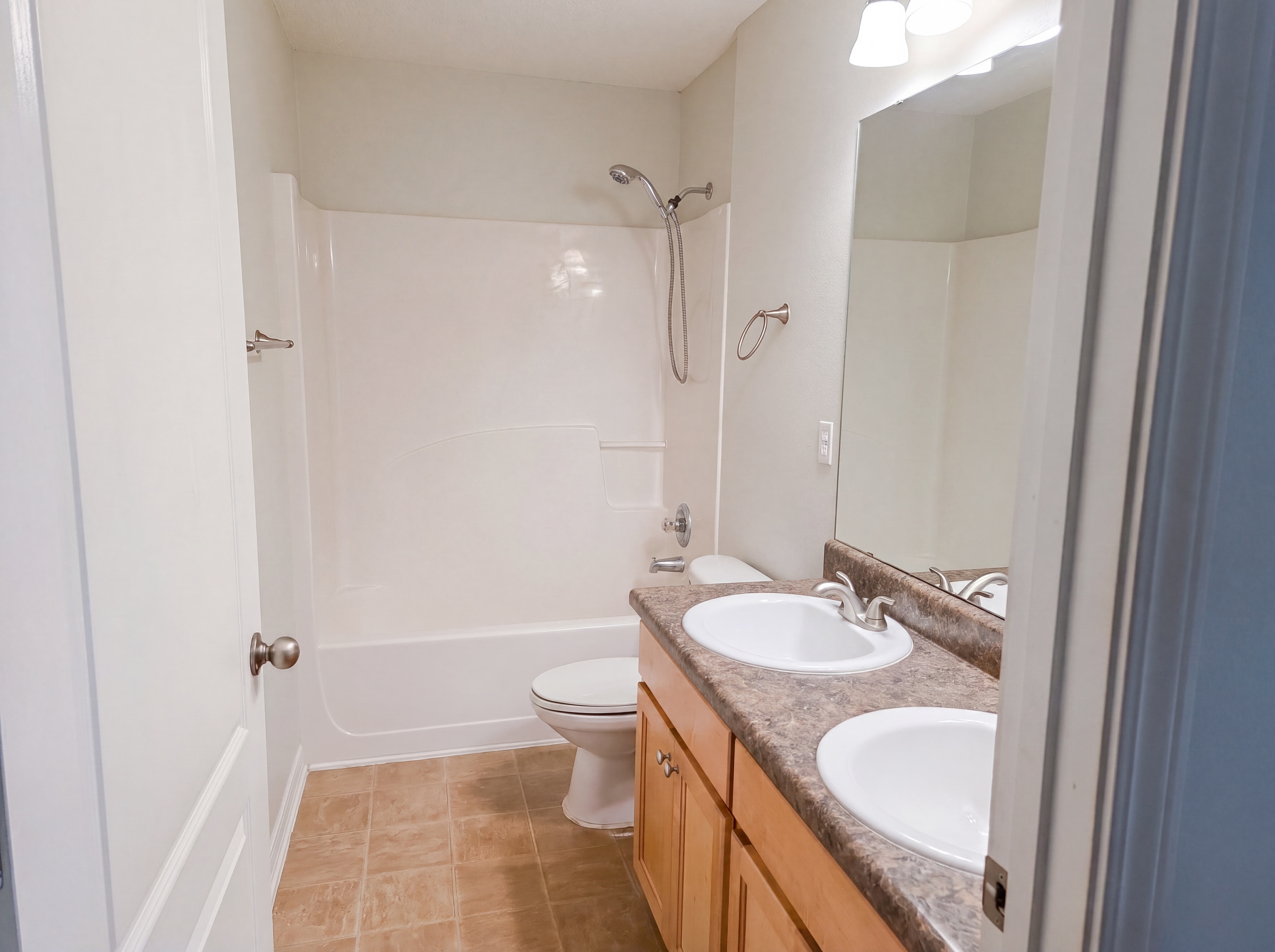 Photo 16 of 19 of 9564 Pouder Ln, Navarre, FL