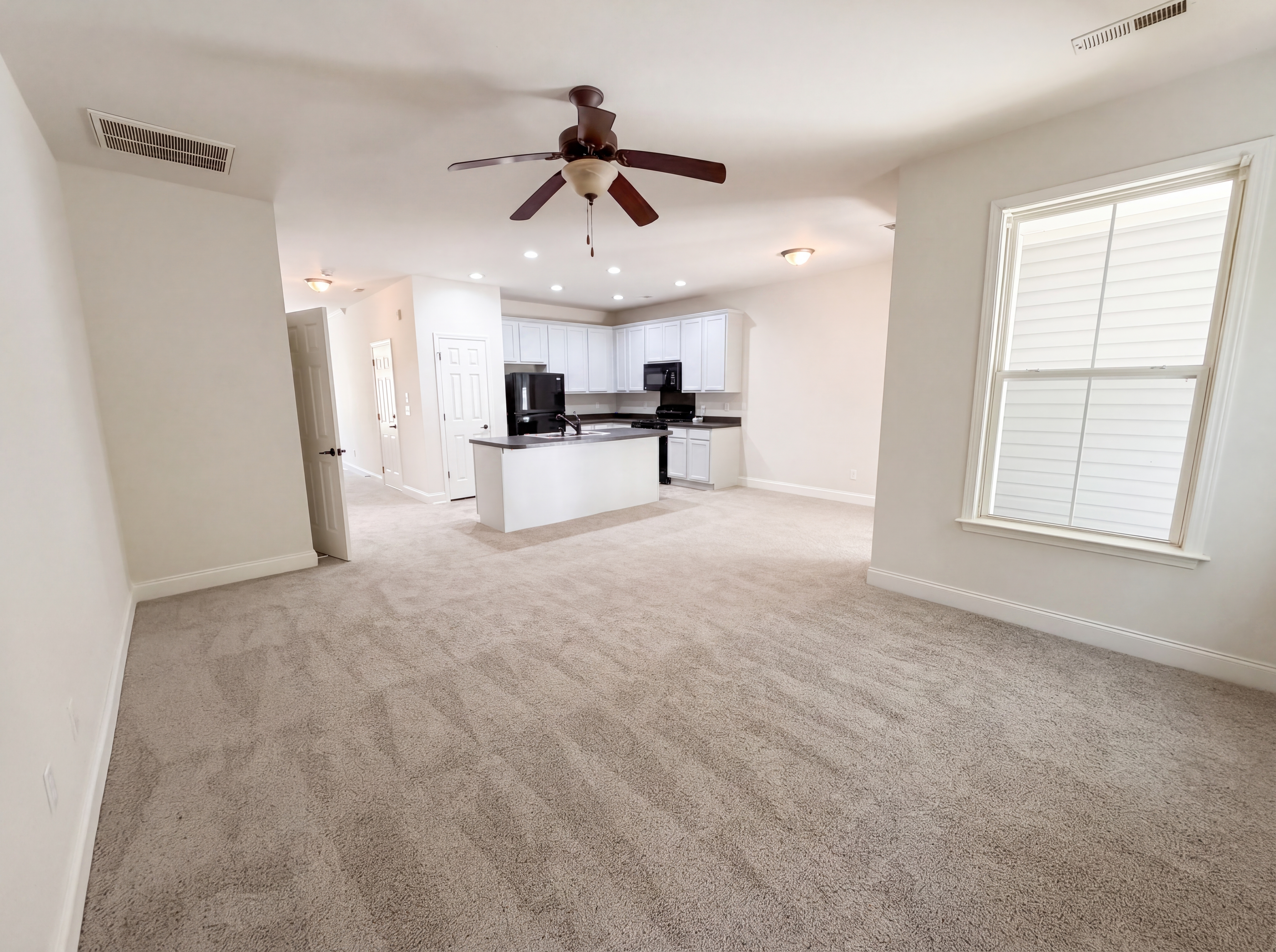 Photo 8 of 17 of 9622 Scarborough Ct, Summerville, SC