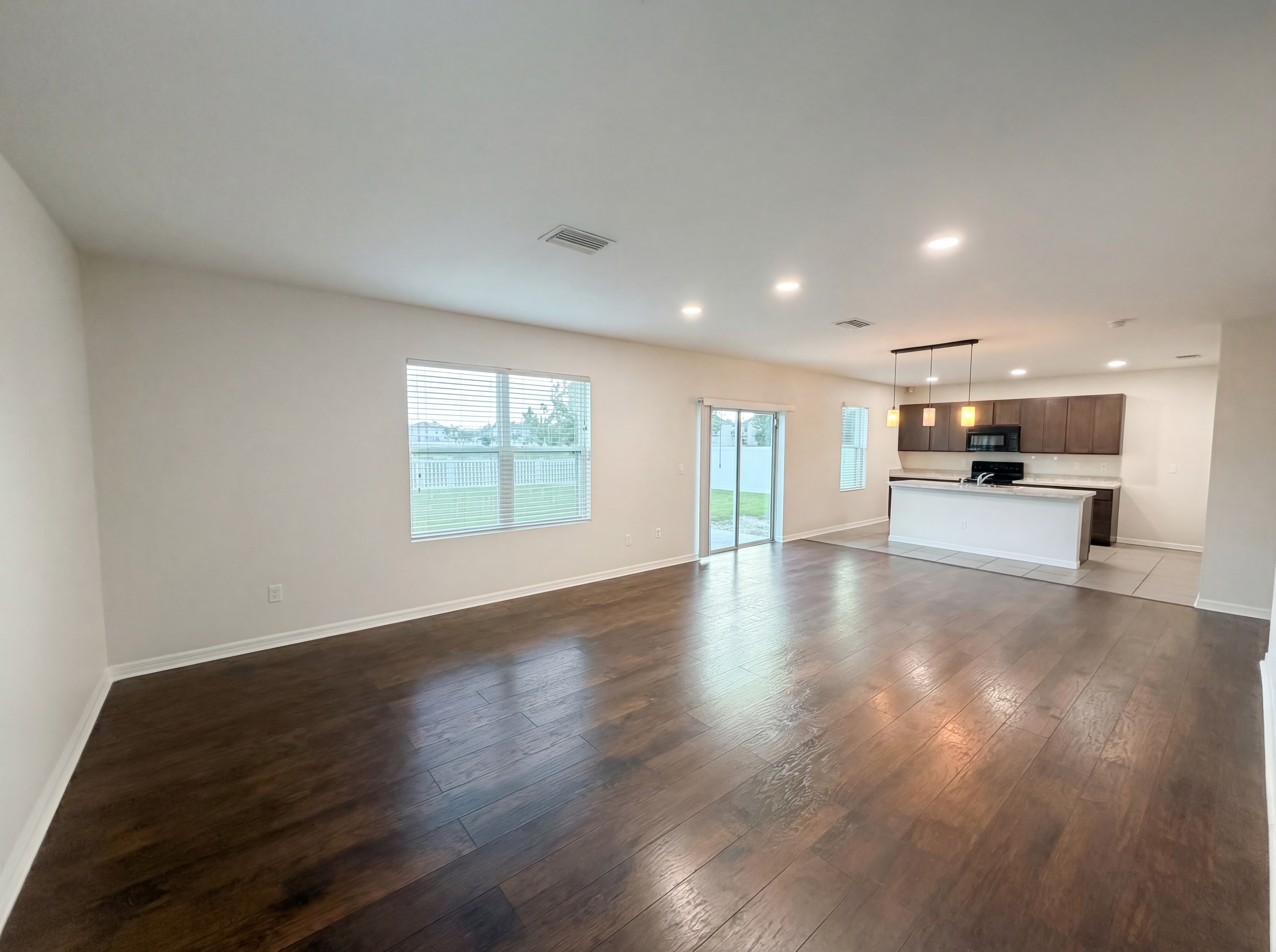 Photo 3 of 34 of 35687 Hillbrook Ave, Zephyrhills, FL