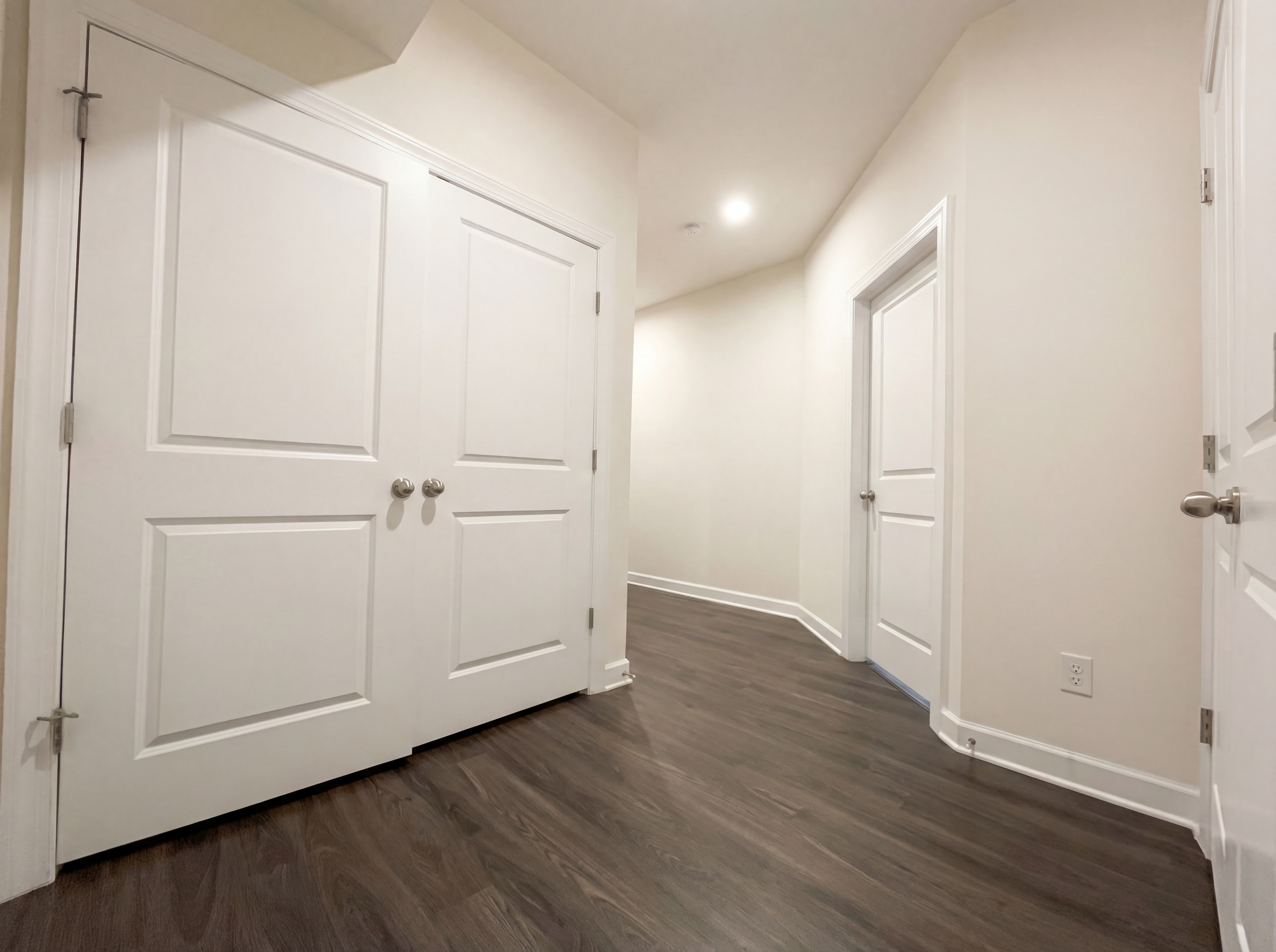 Photo 8 of 42 of 8124 Bock Farm Pl, Alexandria, VA