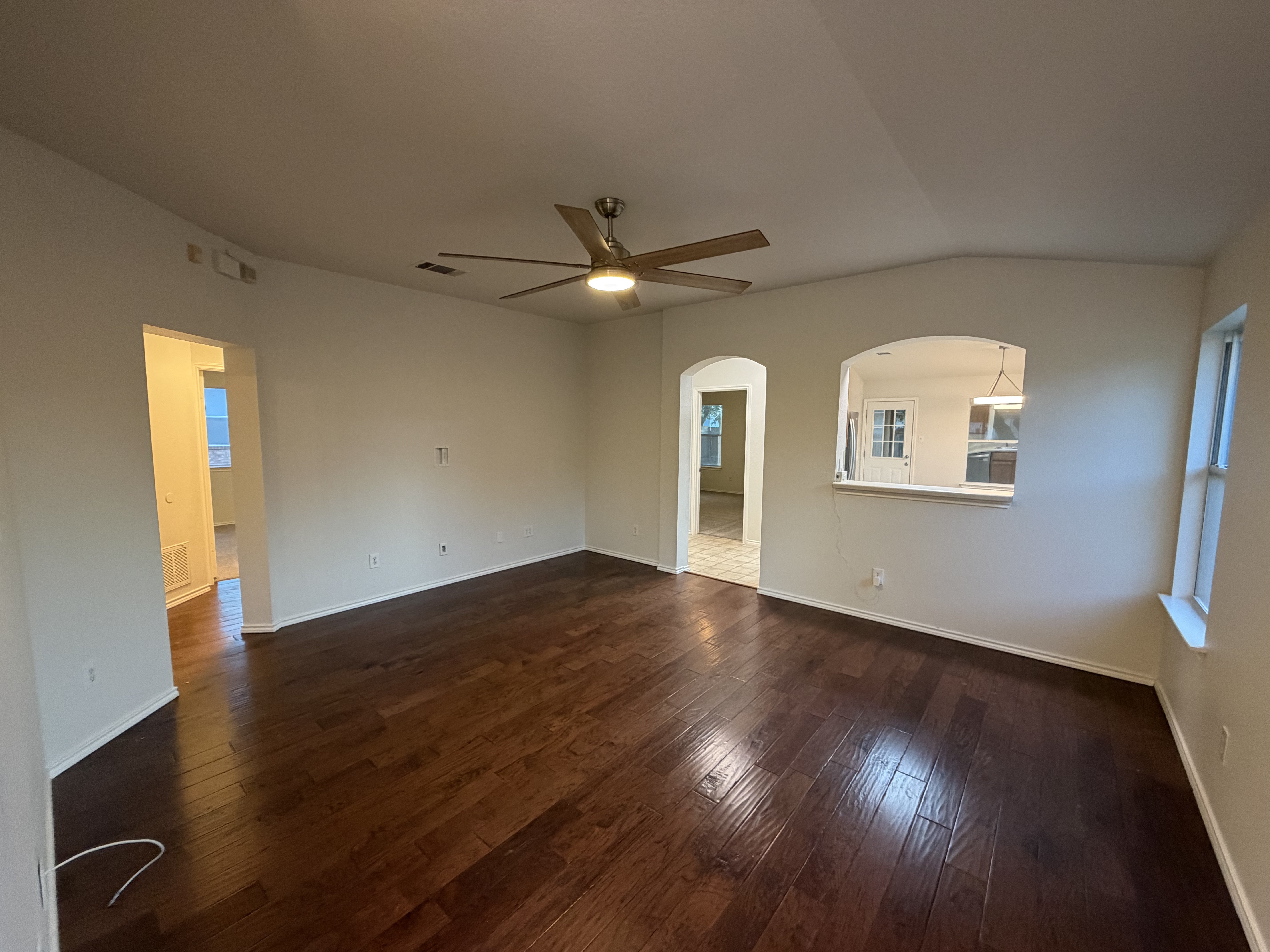 Photo 3 of 17 of 1107 Burgess Dr, Leander, TX