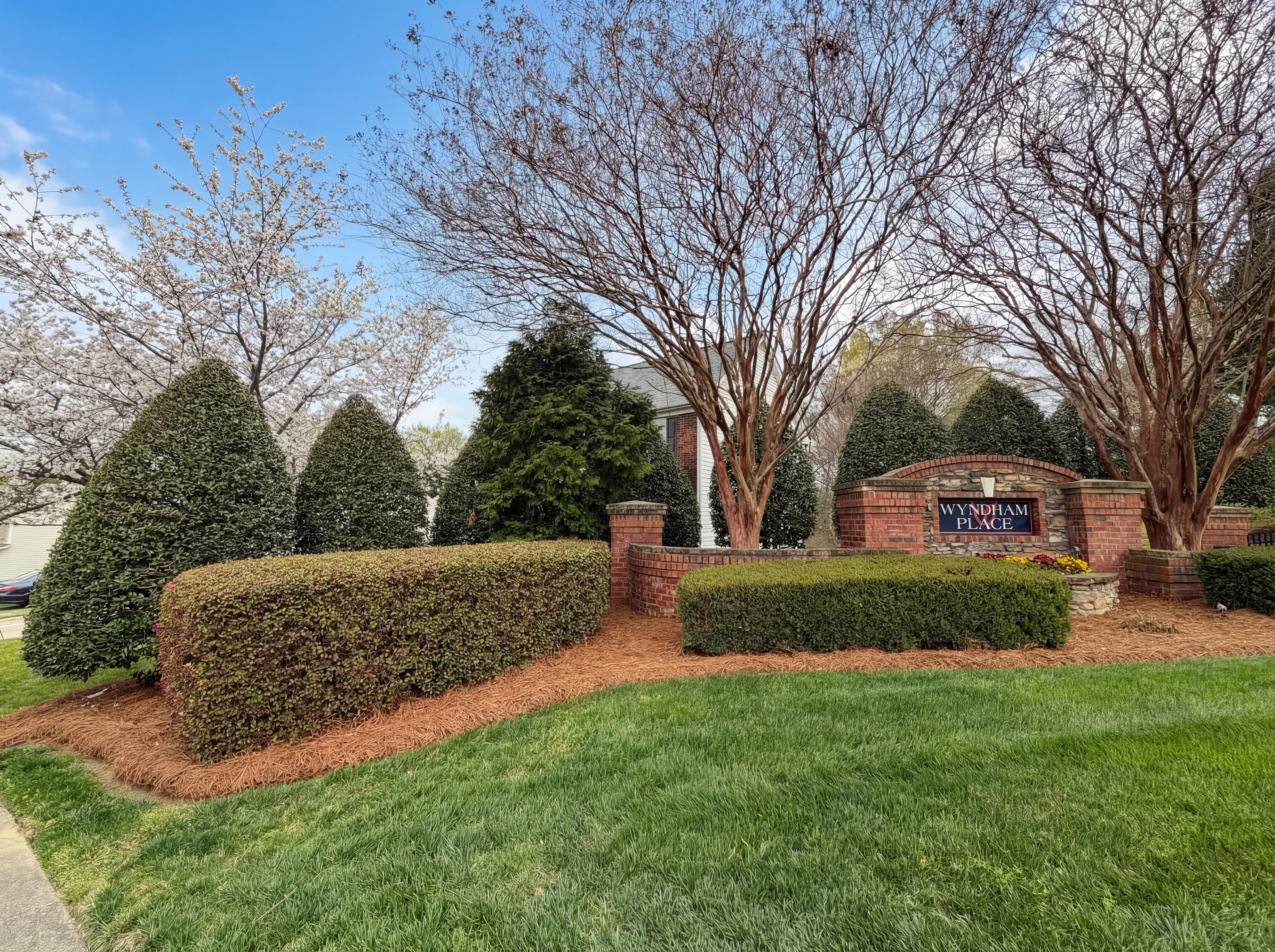 Photo 20 of 24 of 11037 Wyndham Pointe Dr, Charlotte, NC