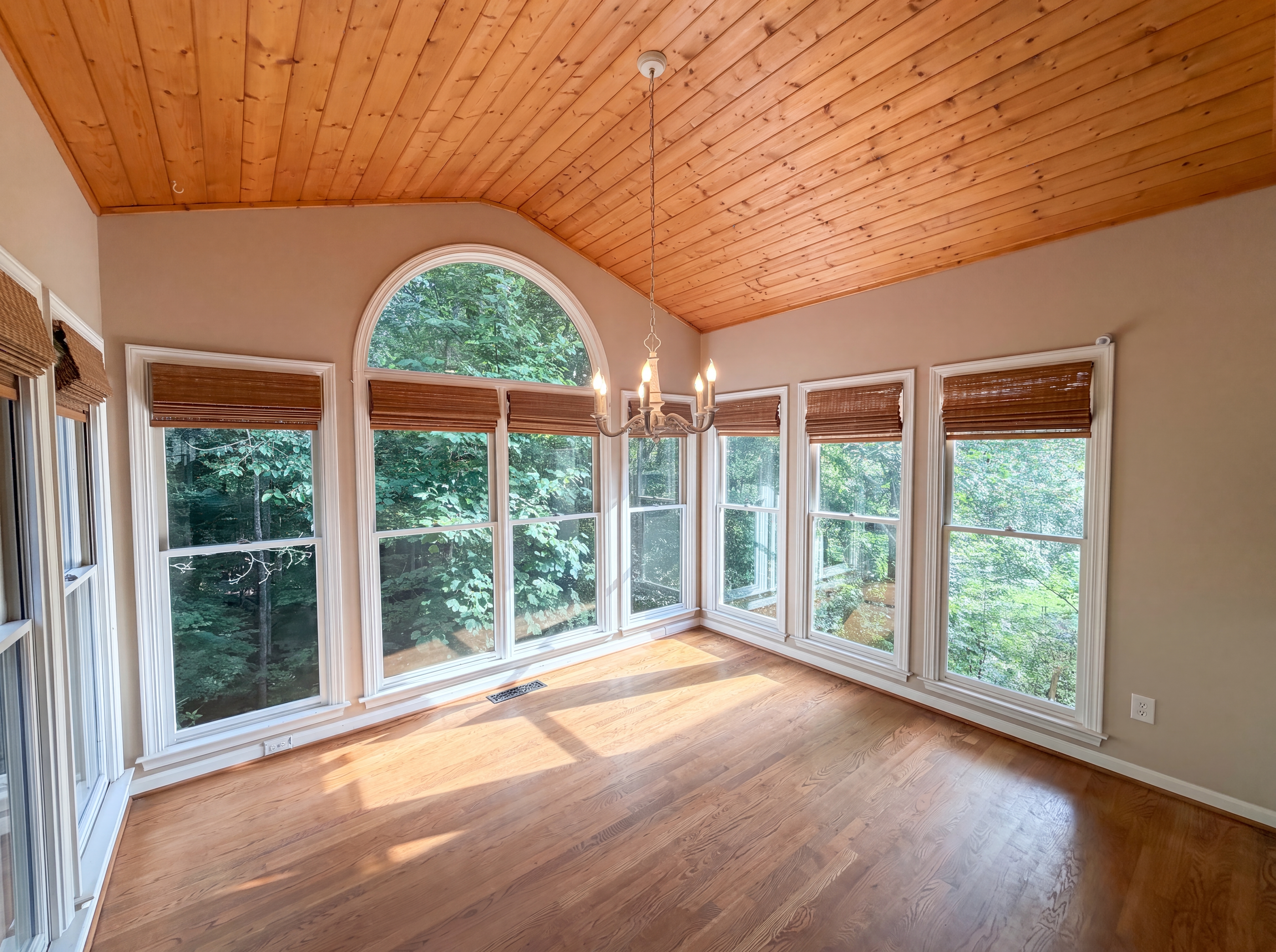 Photo 8 of 34 of 2299 Camden Dr SW, Marietta, GA