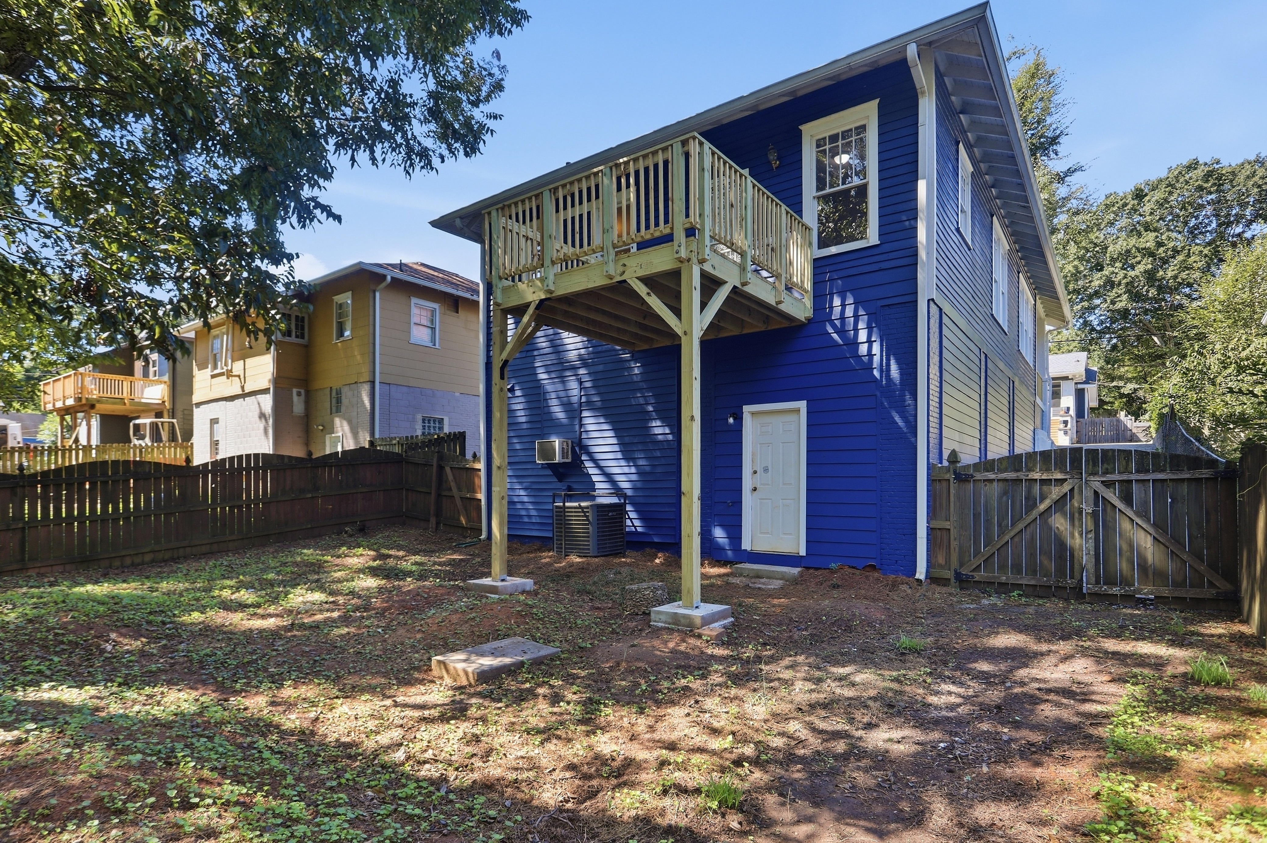 Photo 5 of 22 of 1470 Graham St SW, Atlanta, GA