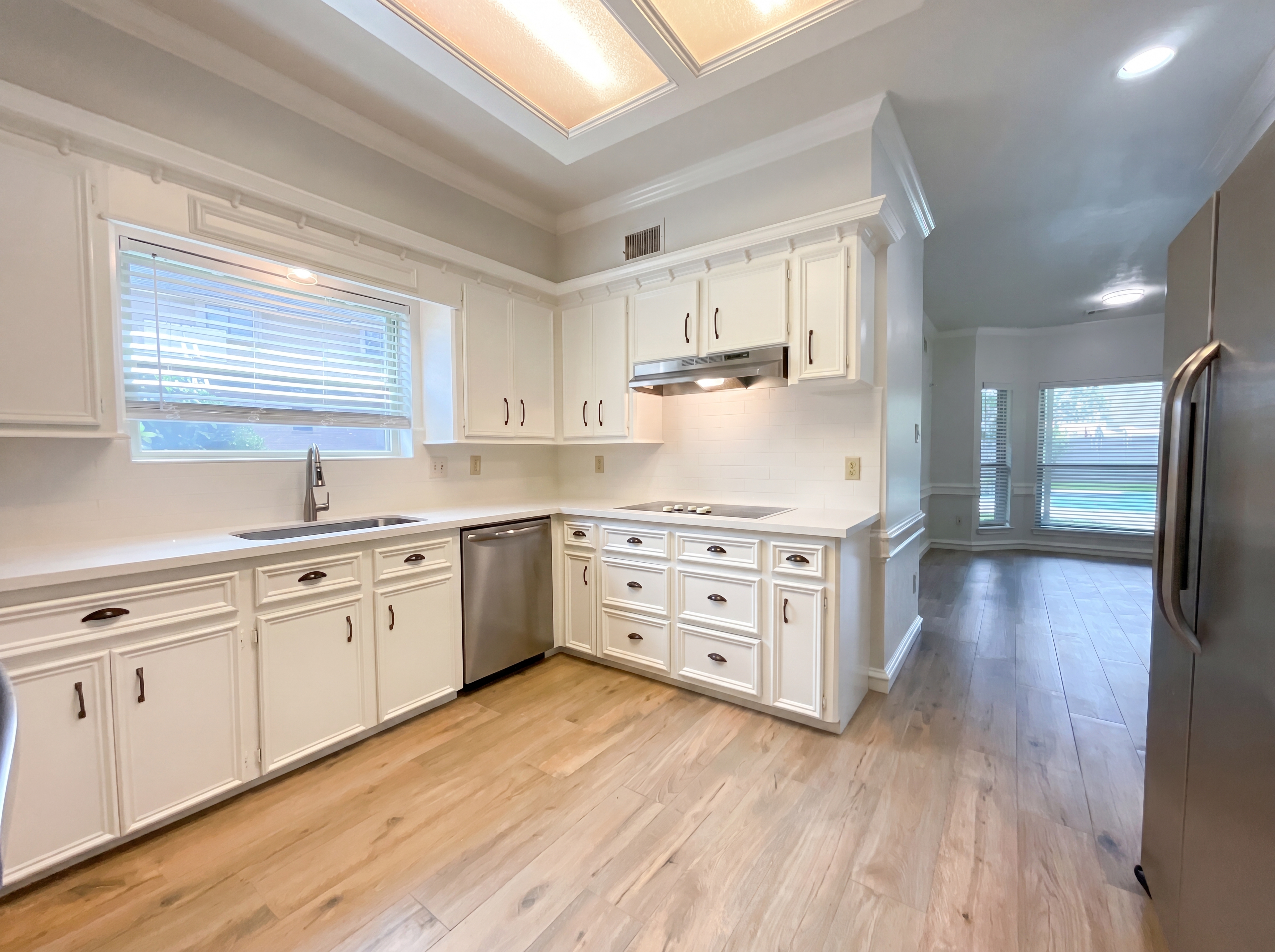 Photo 2 of 26 of 2503 Pleasant Creek Dr, Kingwood, TX