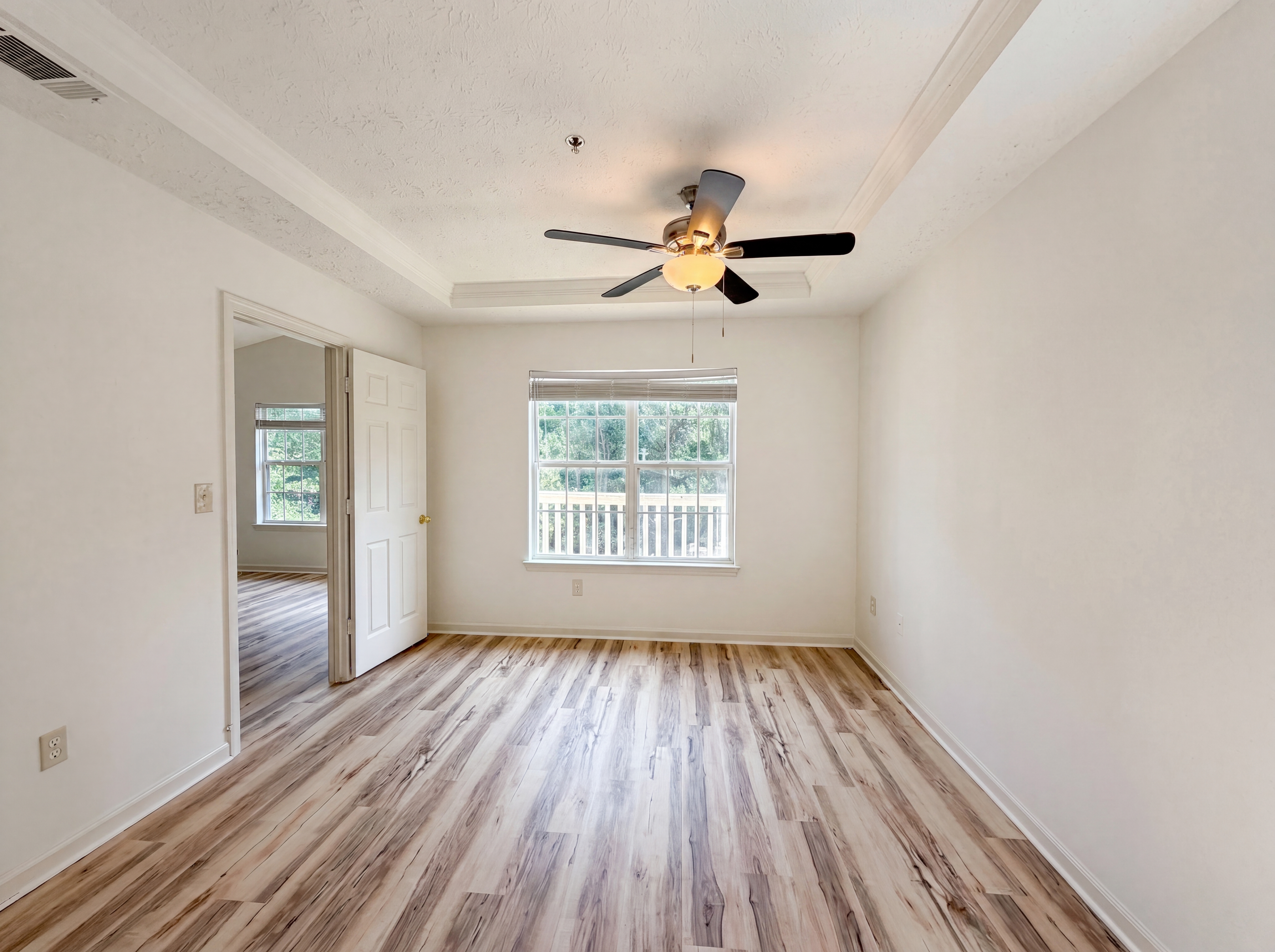 Photo 11 of 19 of 131 Bentley Pl, Tucker, GA