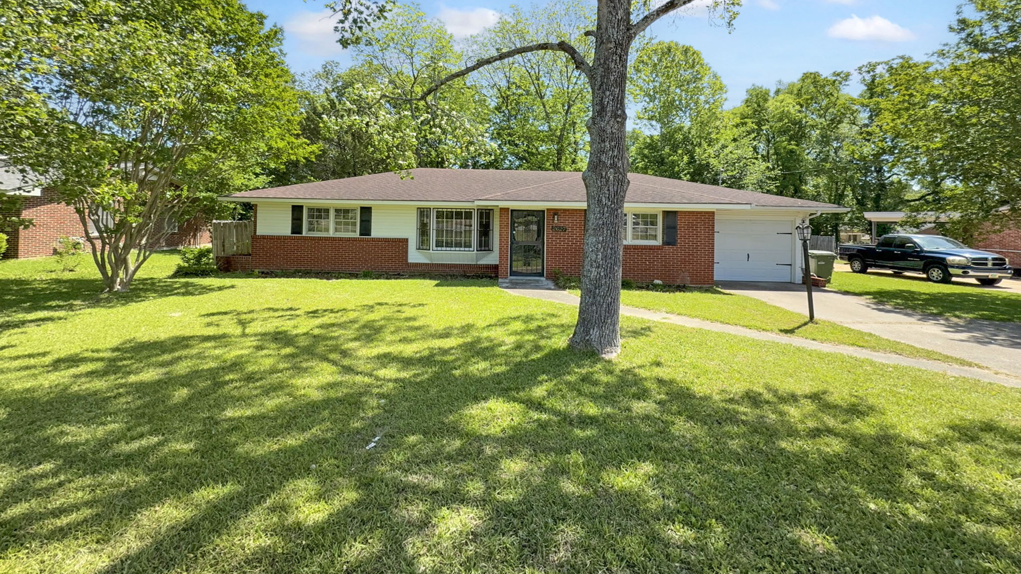 Photo 10 of 17 of 2627 Fisk Rd, Montgomery, AL