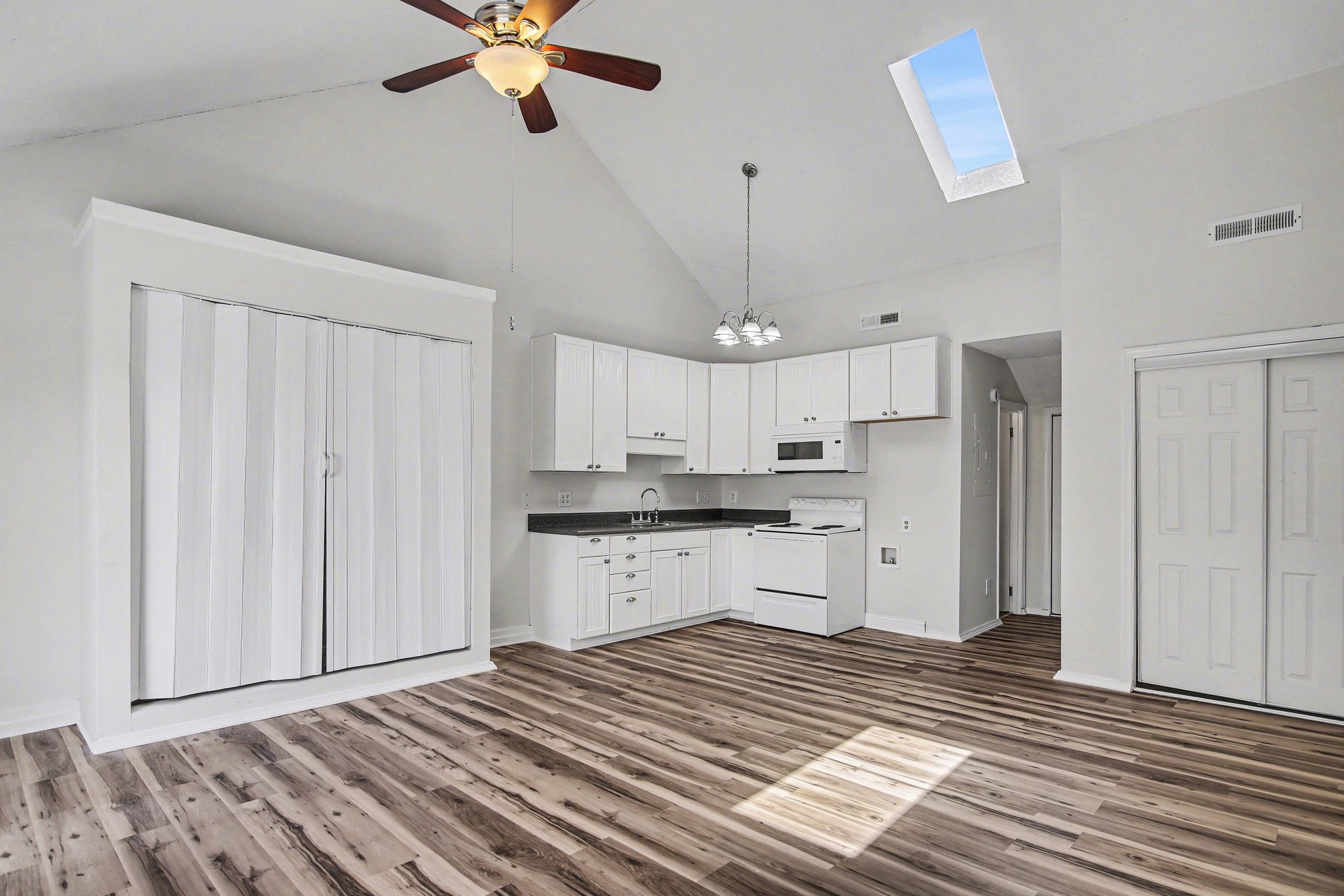 Photo 9 of 21 of 1850 Colony Dr, Myrtle Beach, SC