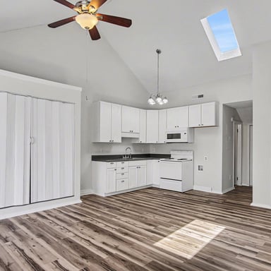 Property photo 3 of 1850 Colony Dr Apt 2H