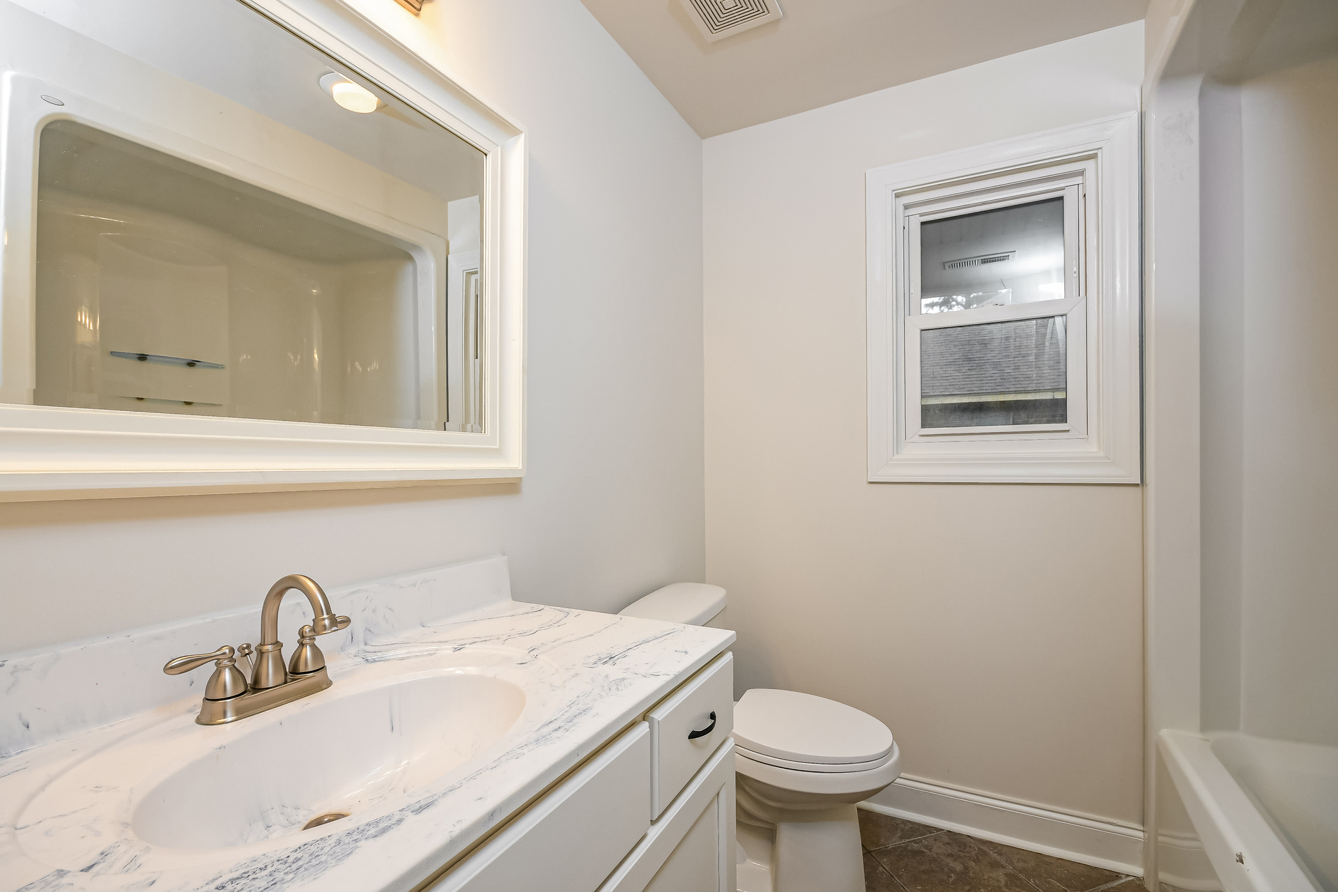 Photo 16 of 22 of 321 Eastover Cir, Summerville, SC