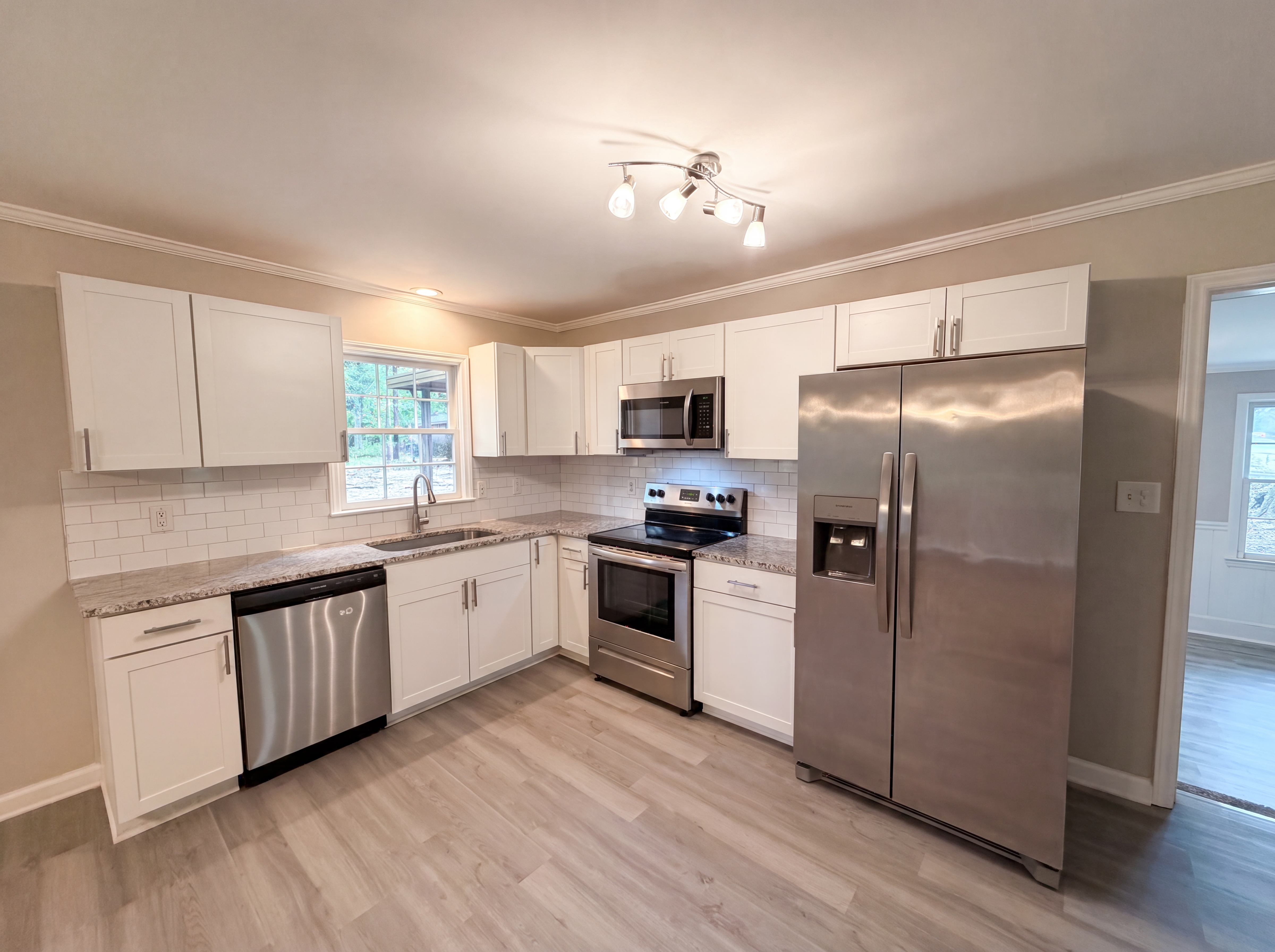 Photo 7 of 19 of 141 Greenbriar Dr, Matthews, NC
