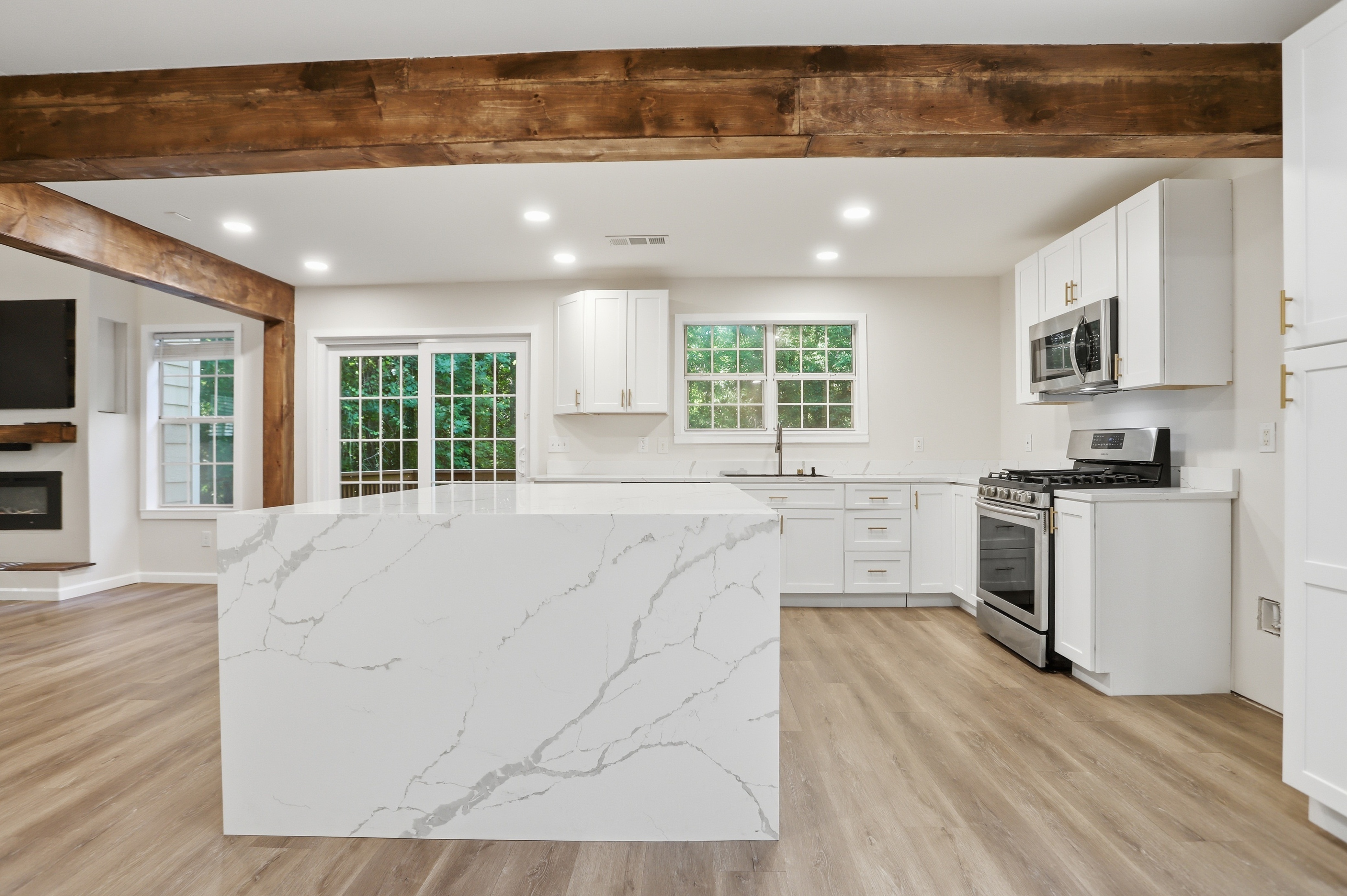 Photo 10 of 34 of 3566 Dyer Parke Ln SW, Marietta, GA