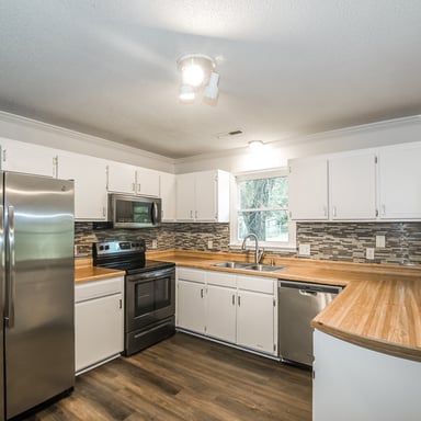 Property photo 2 of 320 Aqua Dr