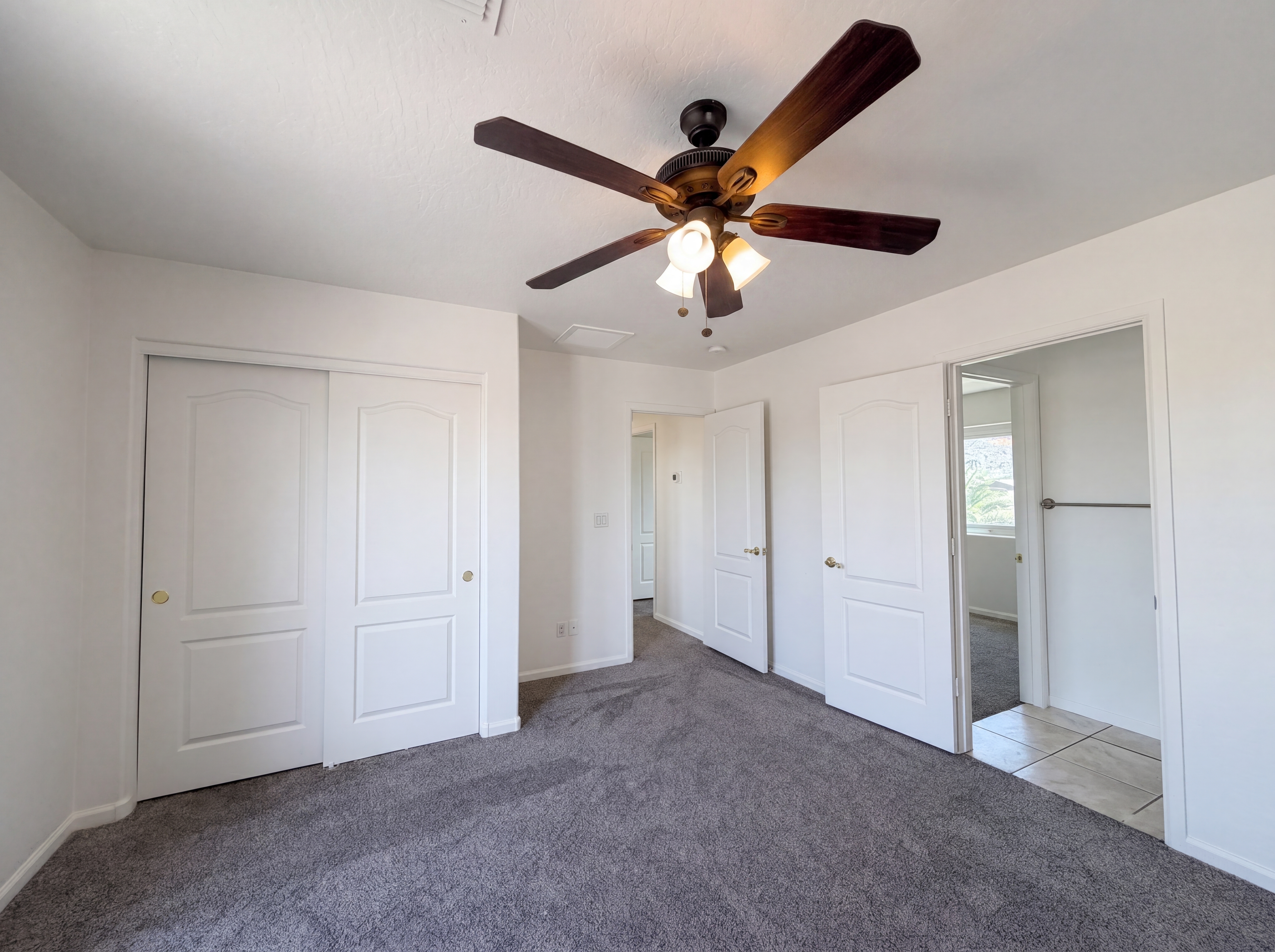 Photo 13 of 26 of 1519 E Desert Ln, Phoenix, AZ