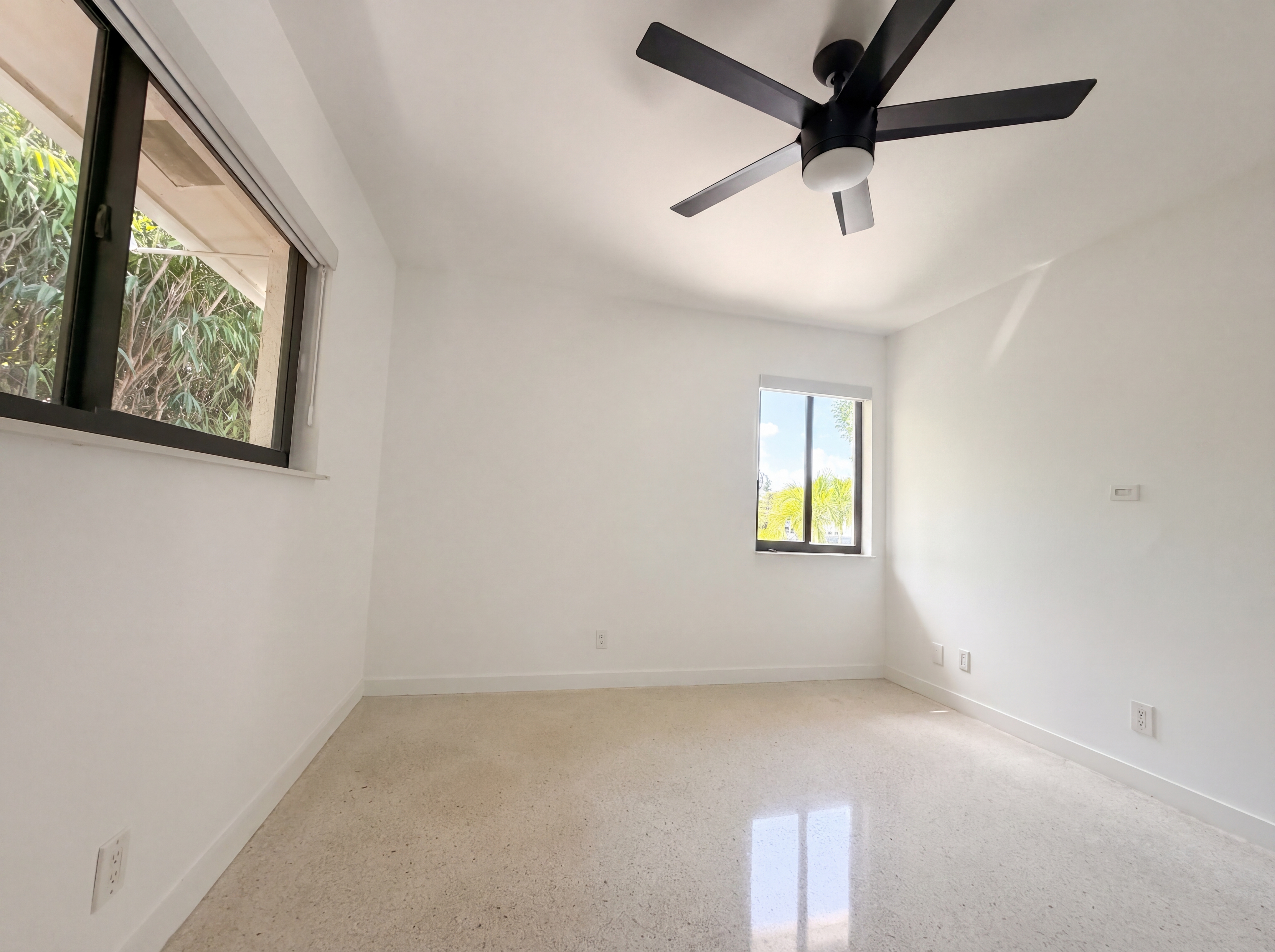 Photo 10 of 17 of 1717 NE 20th Ave, Fort Lauderdale, FL