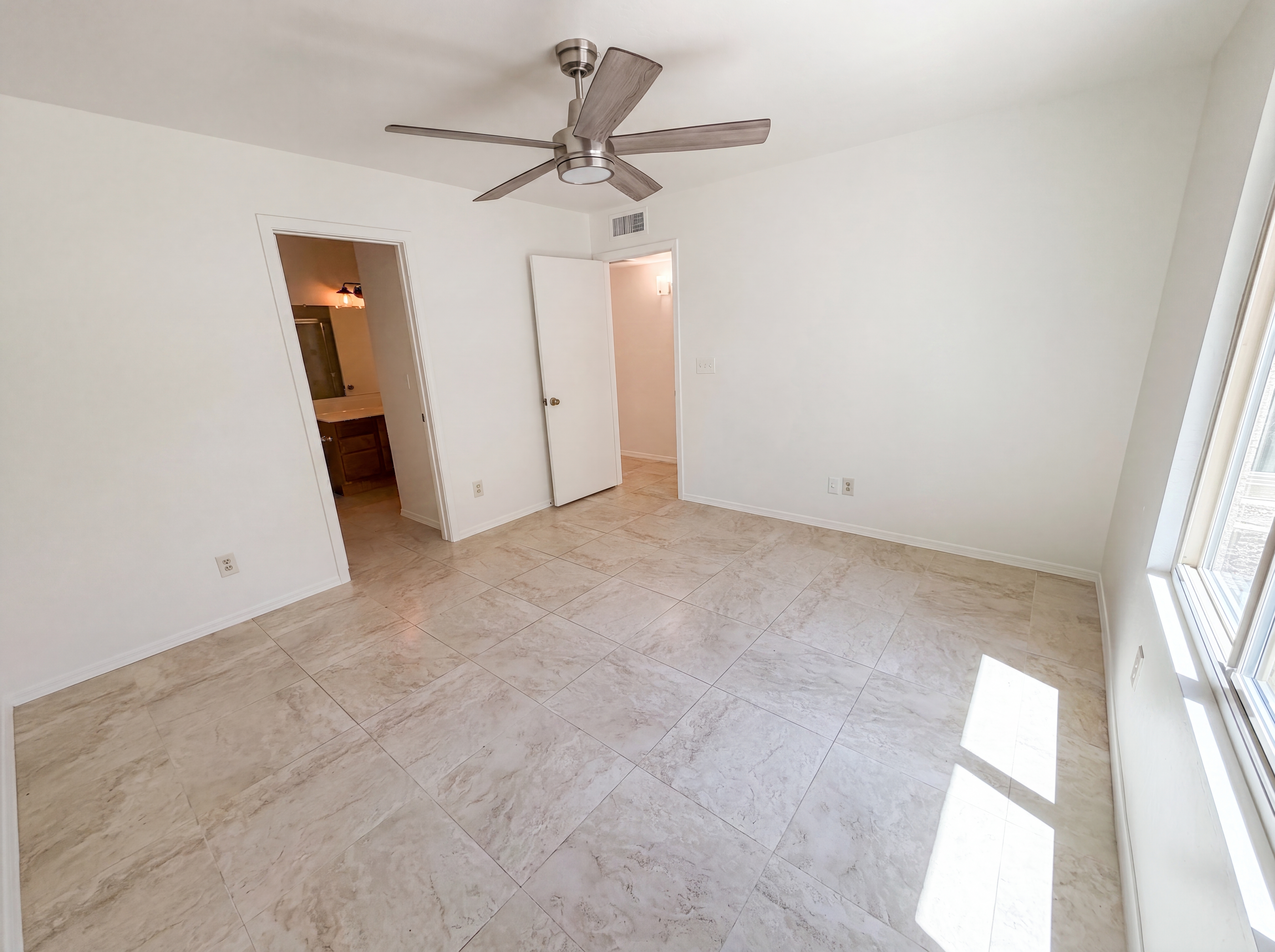 Photo 13 of 19 of 1111 W Summit Pl, Chandler, AZ